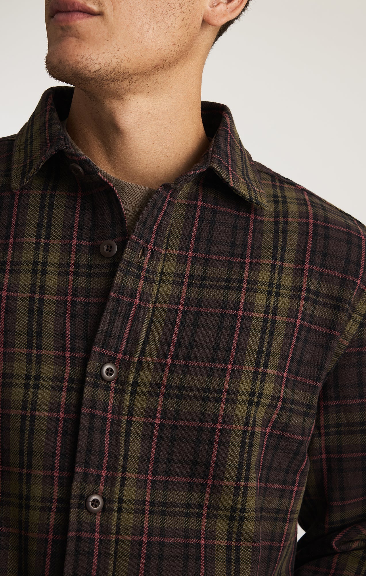PLAID LONG SLEEVE BUTTON-UP SHIRT IN SEAL BROWN CHECK