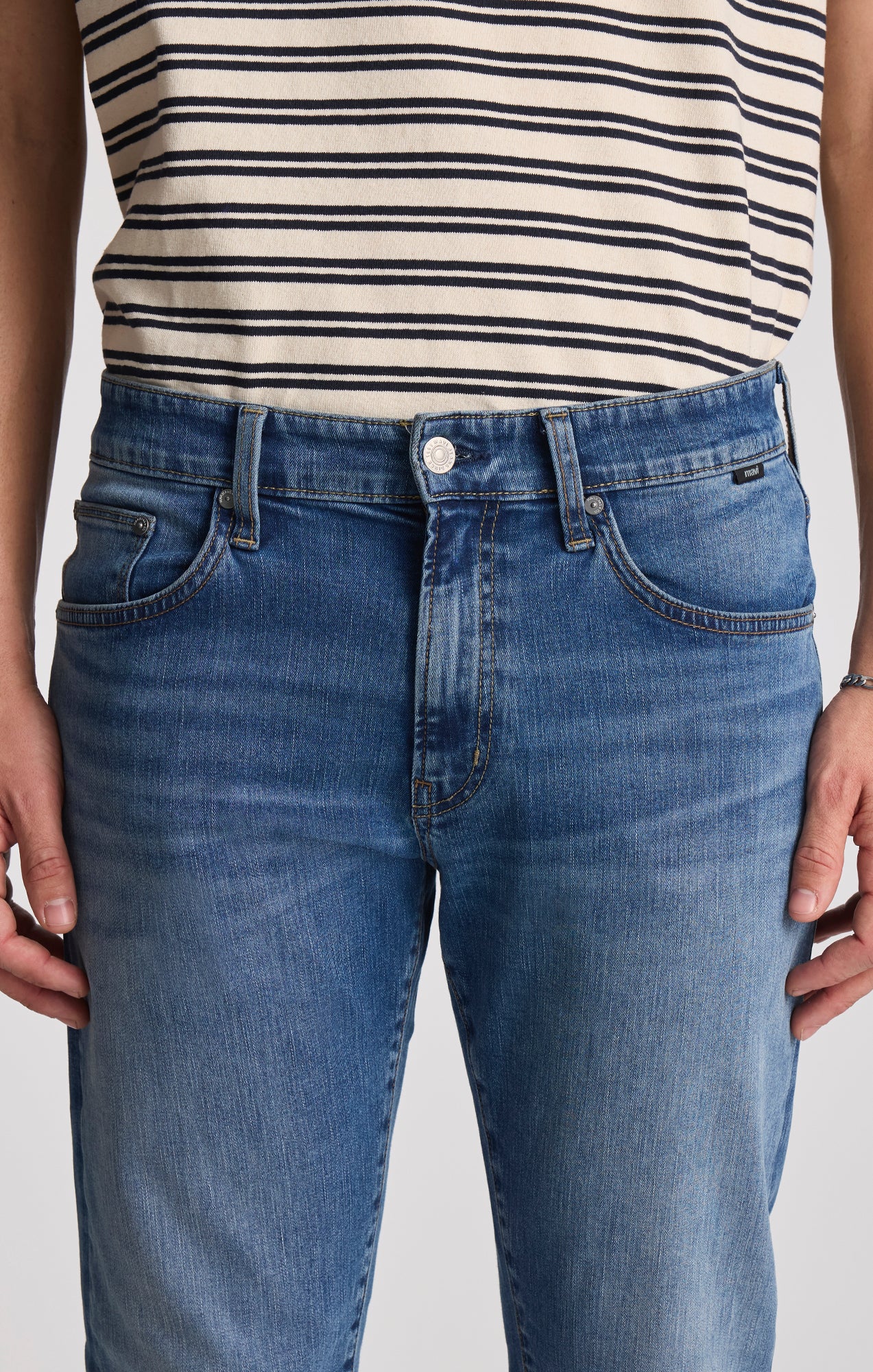 MARCUS SLIM STRAIGHT LEG IN MID VINTAGE SELVEDGE - Mavi Jeans