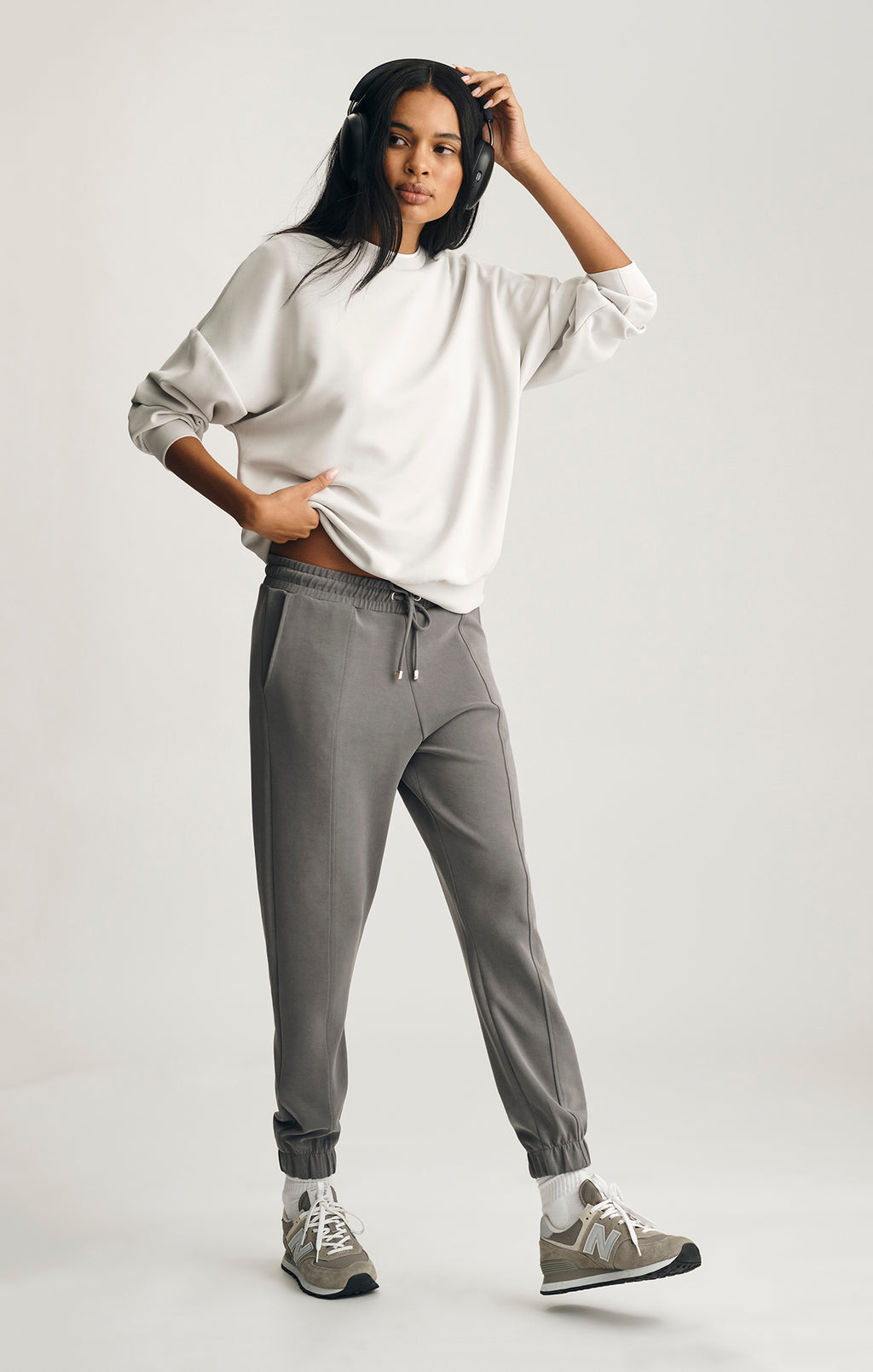 LUXE TOUCH TENCEL™ SWEATPANTS IN GARGOYLE