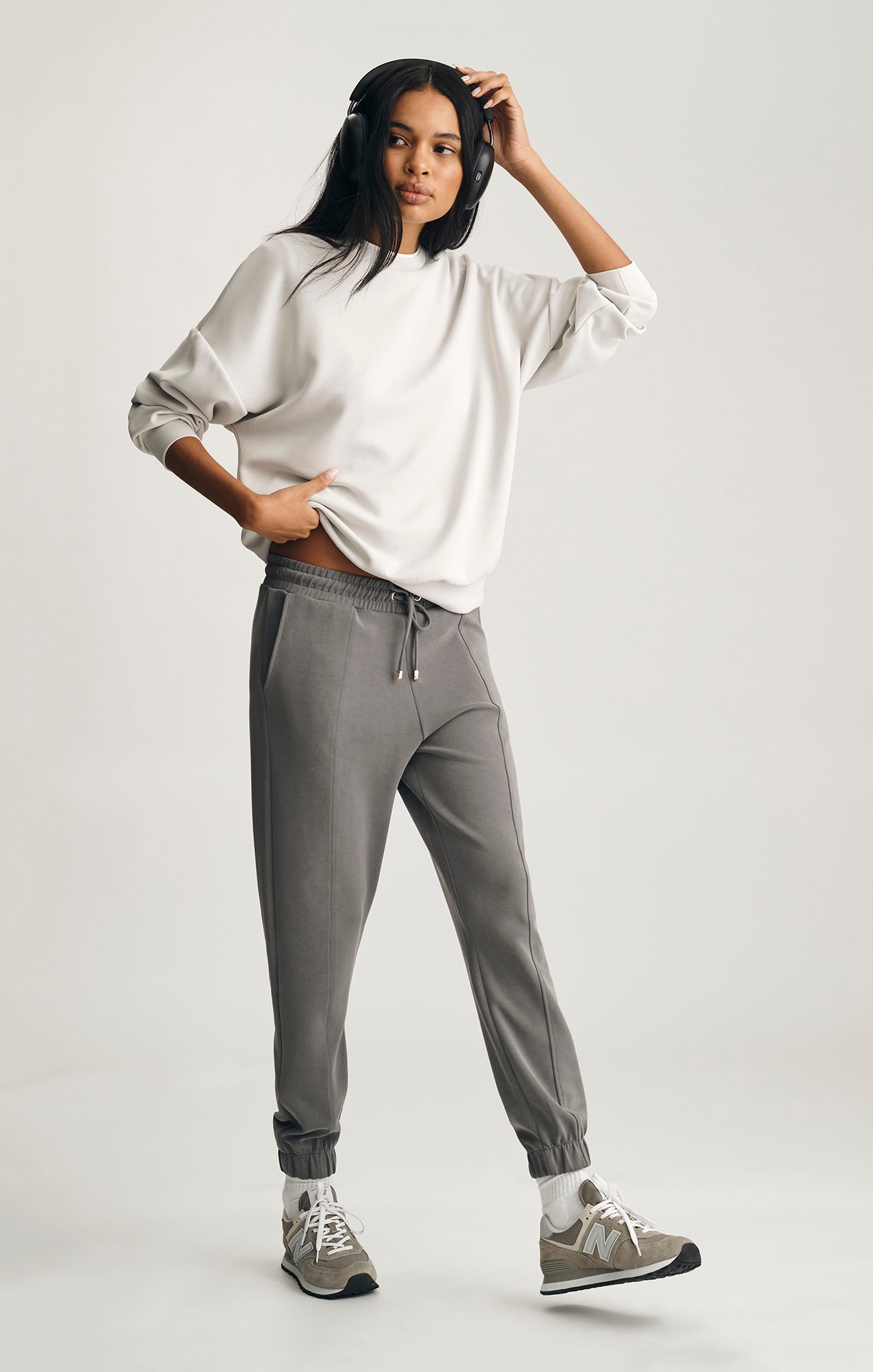 LUXE TOUCH TENCEL™ SWEATPANTS IN GARGOYLE