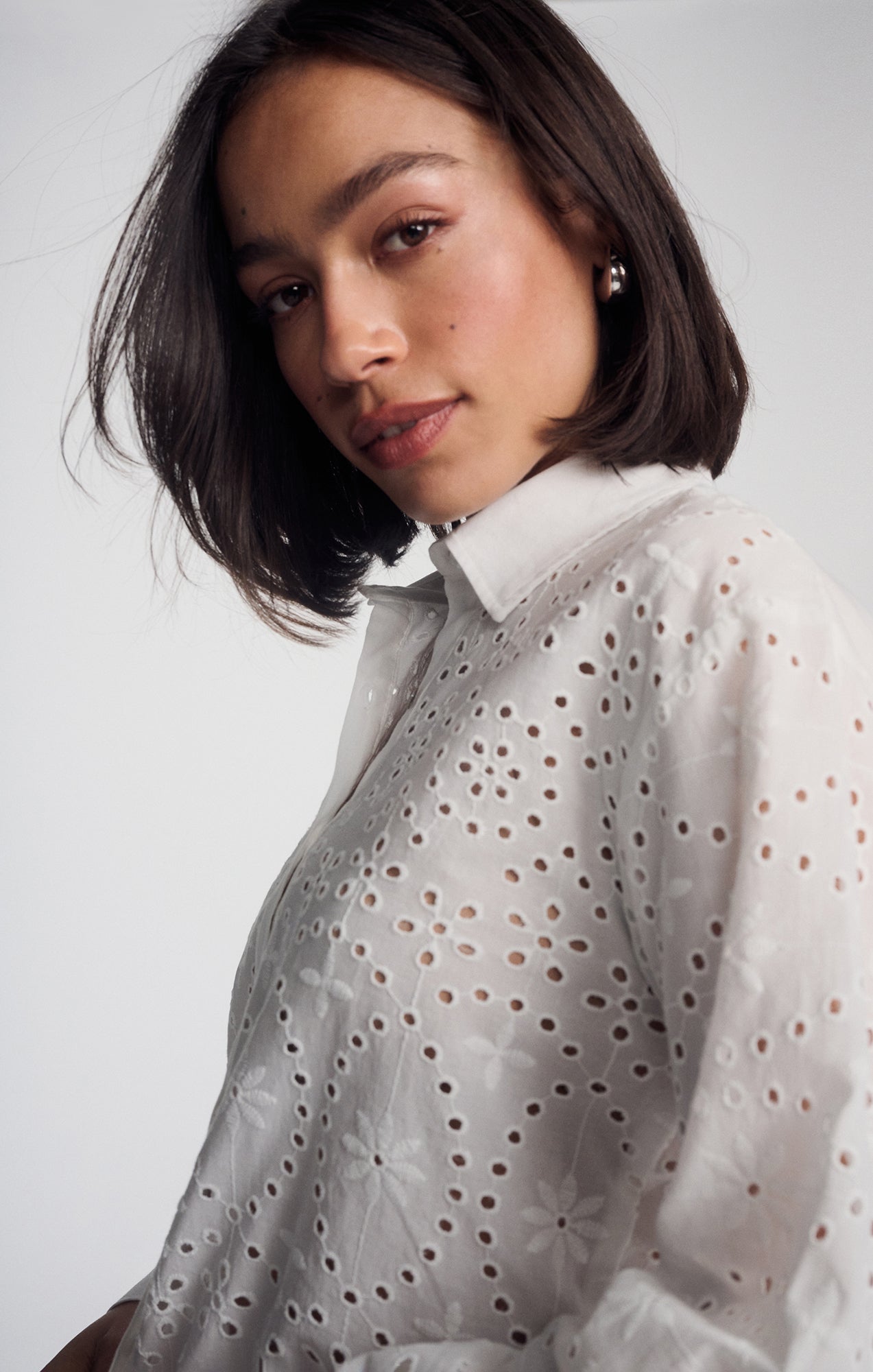 CROPPED EYELET SHIRT IN WHITE - Mavi Jeans