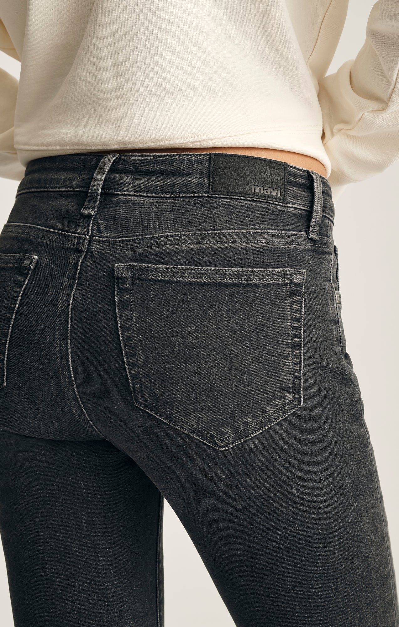 EMMA SLIM BOYFRIEND IN MID SMOKE TRIBECA - Mavi Jeans