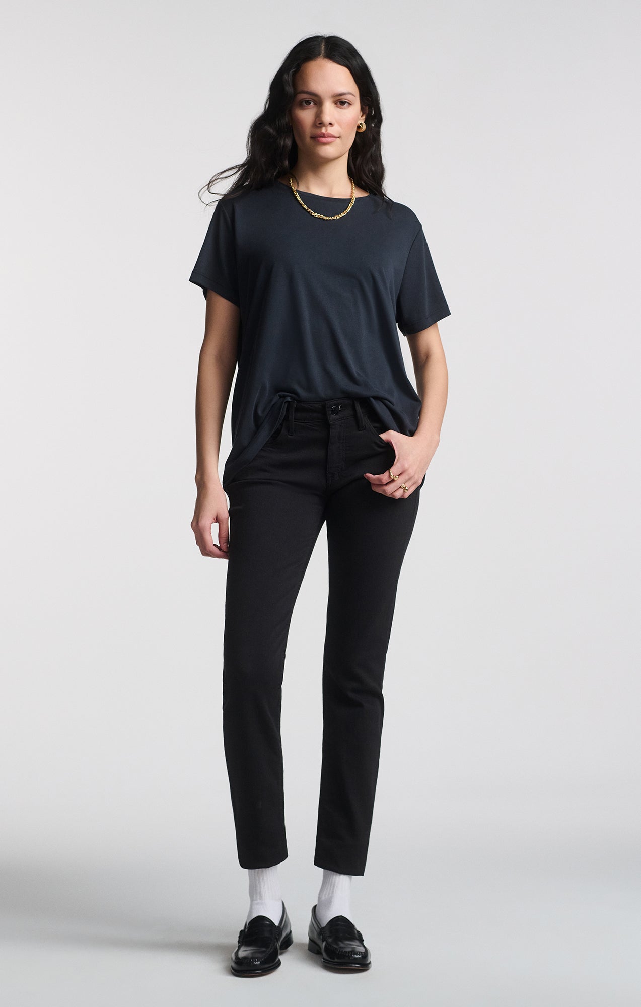 LUXE TOUCH TENCEL™ CREW NECK T-SHIRT IN BLACK - Mavi Jeans