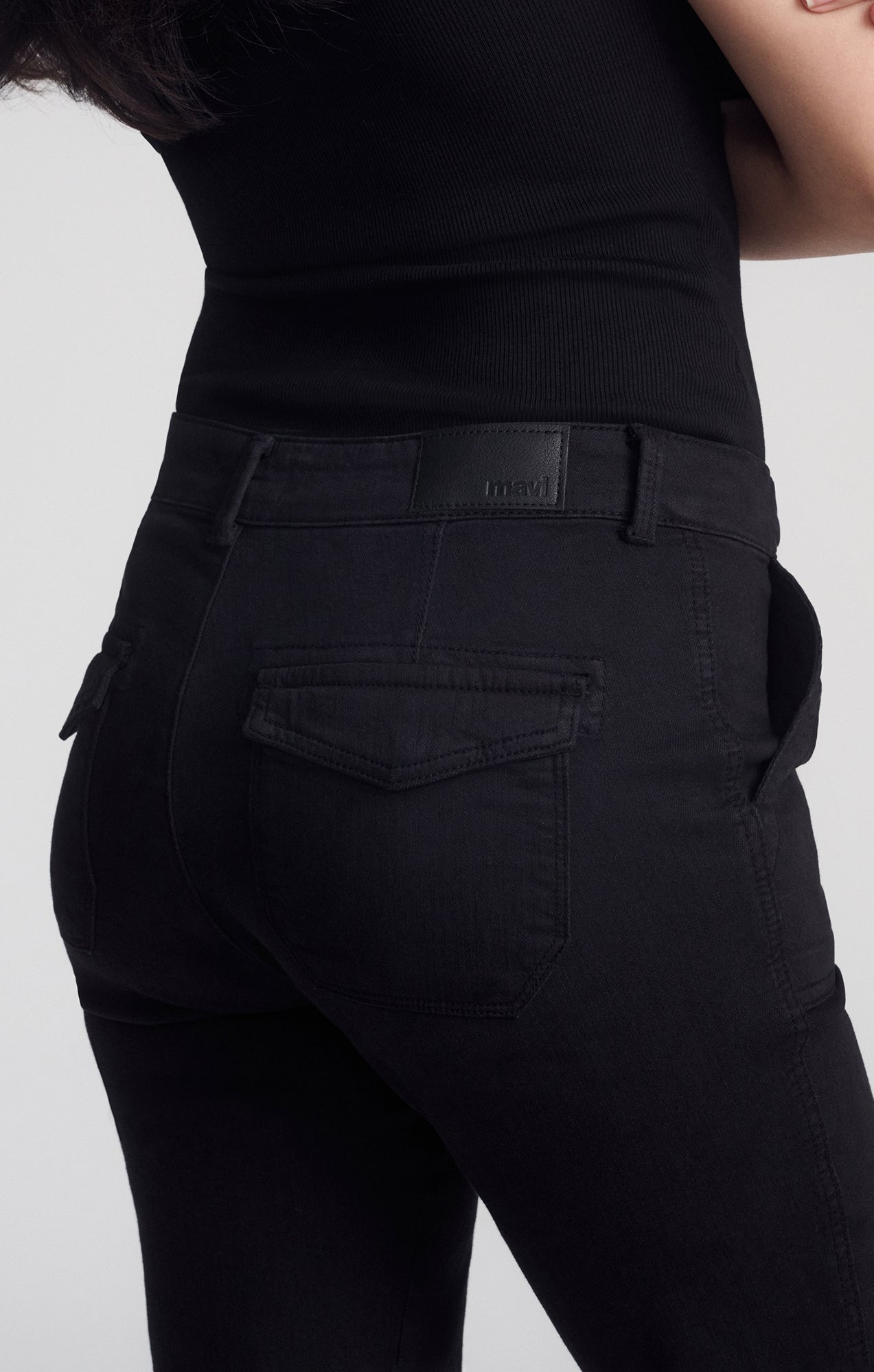 IVY SLIM CARGO IN BLACK FLEX BLUE - Mavi Jeans