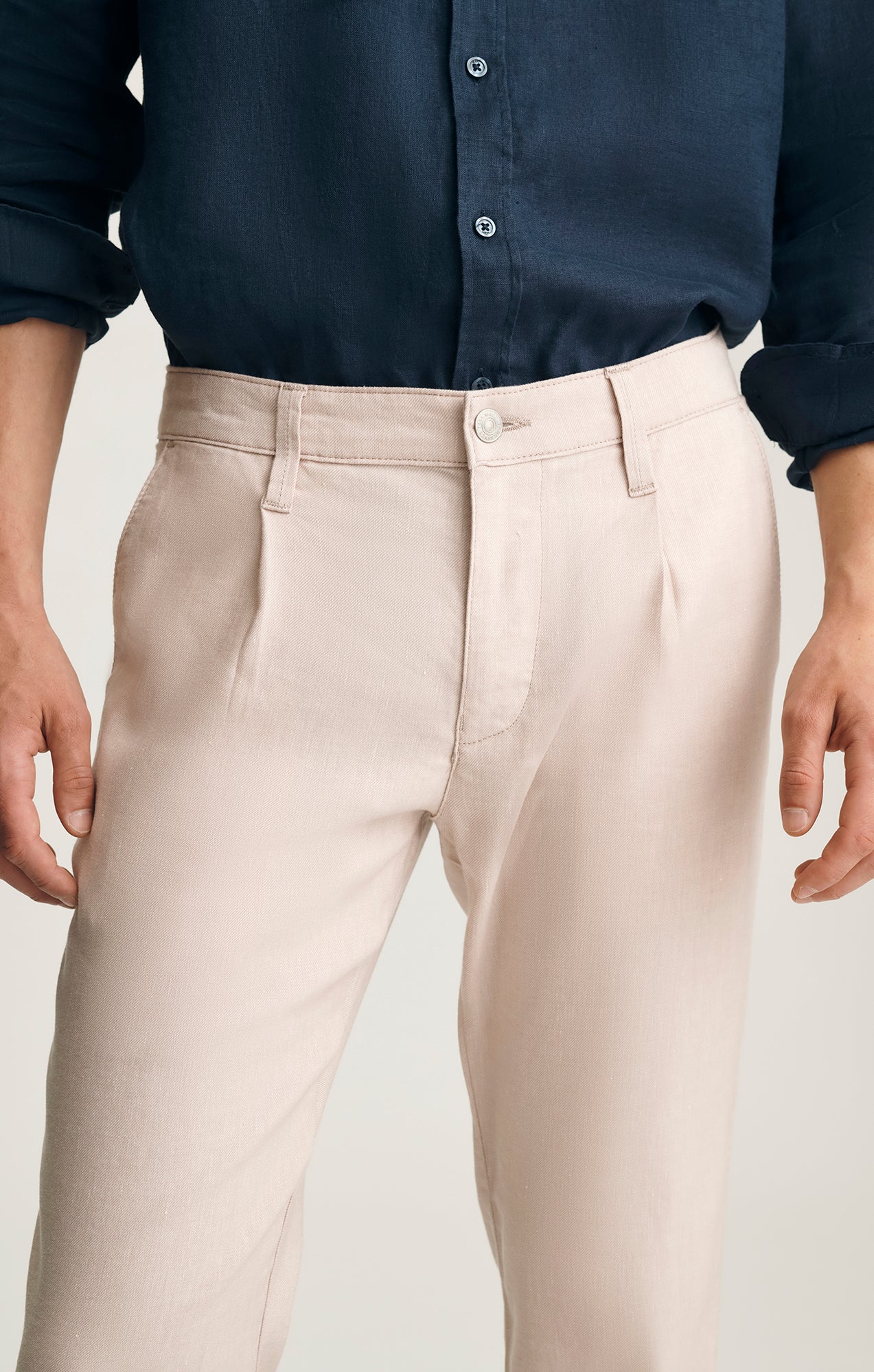 WILL PLEATED STRAIGHT CHINO IN CREAM LINEN - Mavi Jeans
