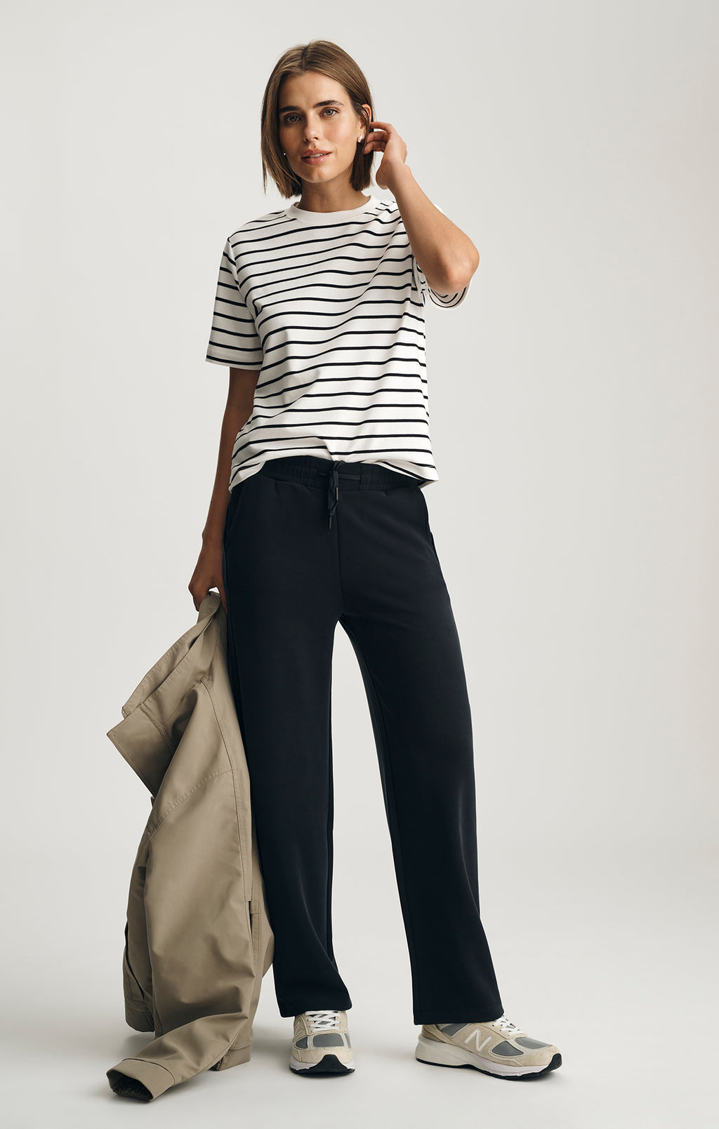 SPORTY LUXE TENCEL™ STRAIGHT LEG PANTS IN BLACK