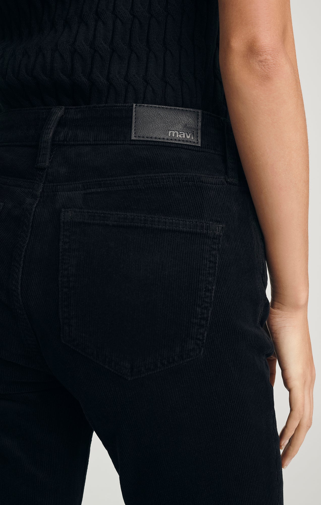 MOLLY BOOTCUT IN BLACK CORD - Mavi Jeans