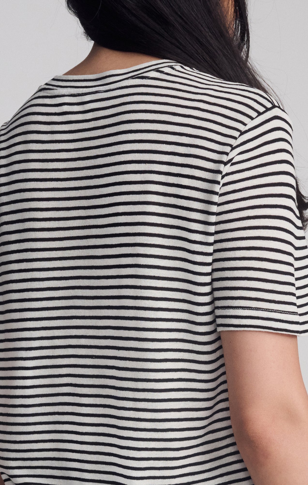 SHORT SLEEVE CREW NECK SHIRT IN BLACK STRIPE - Mavi Jeans