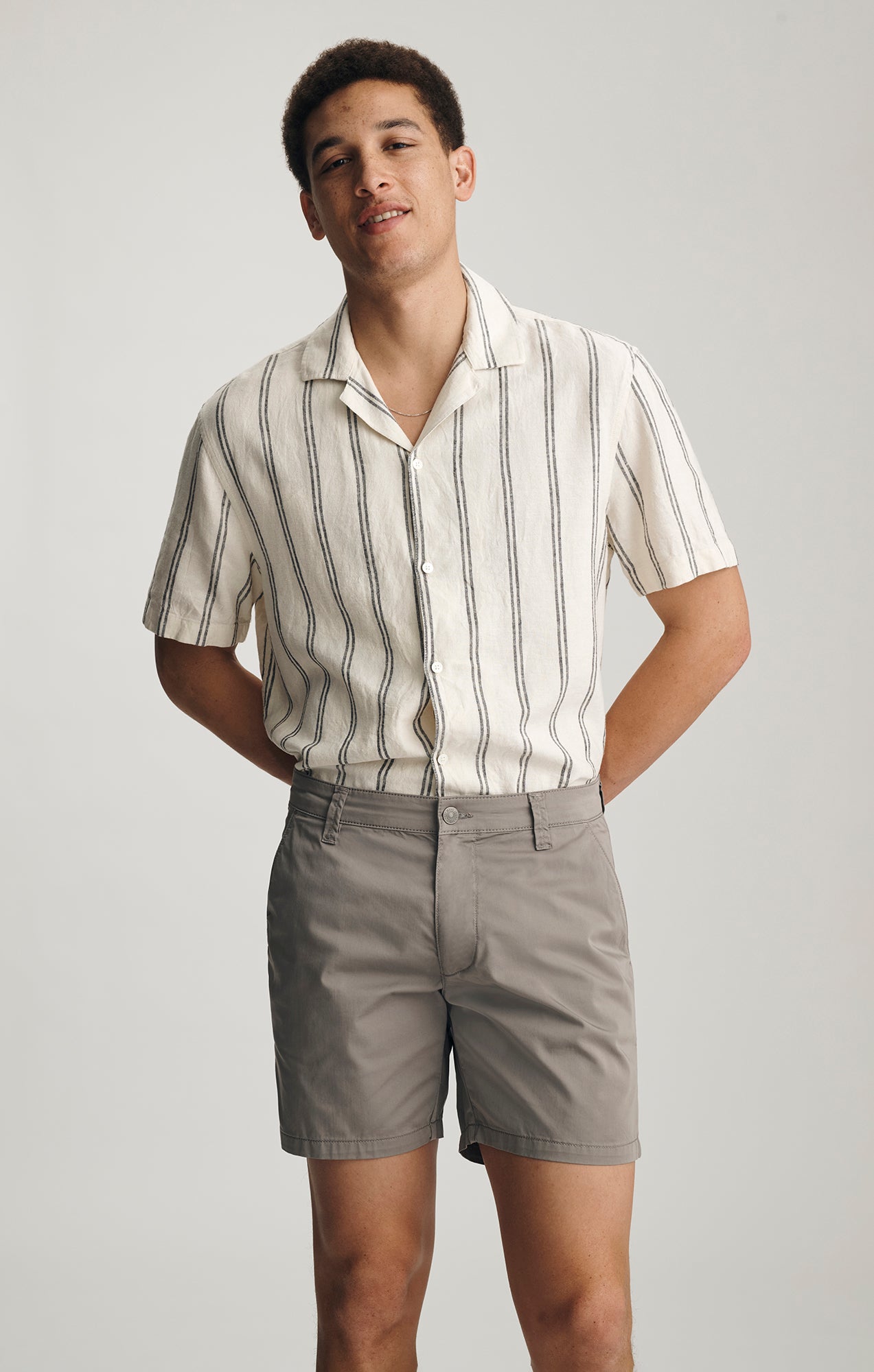 NATE CHINO SHORTS IN FOGGY CITY SMART - Mavi Jeans