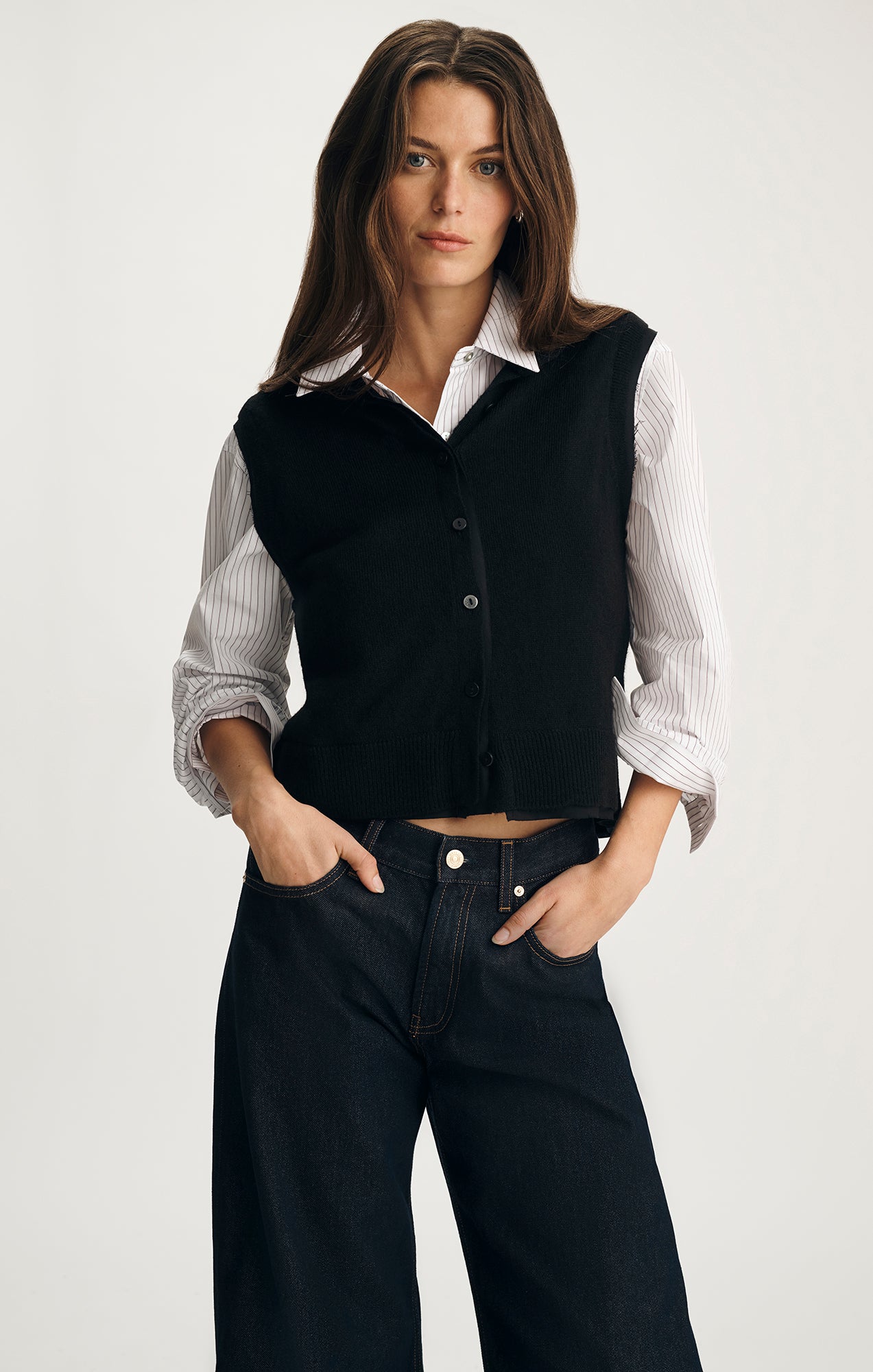 CARDIGAN SWEATER VEST IN BLACK