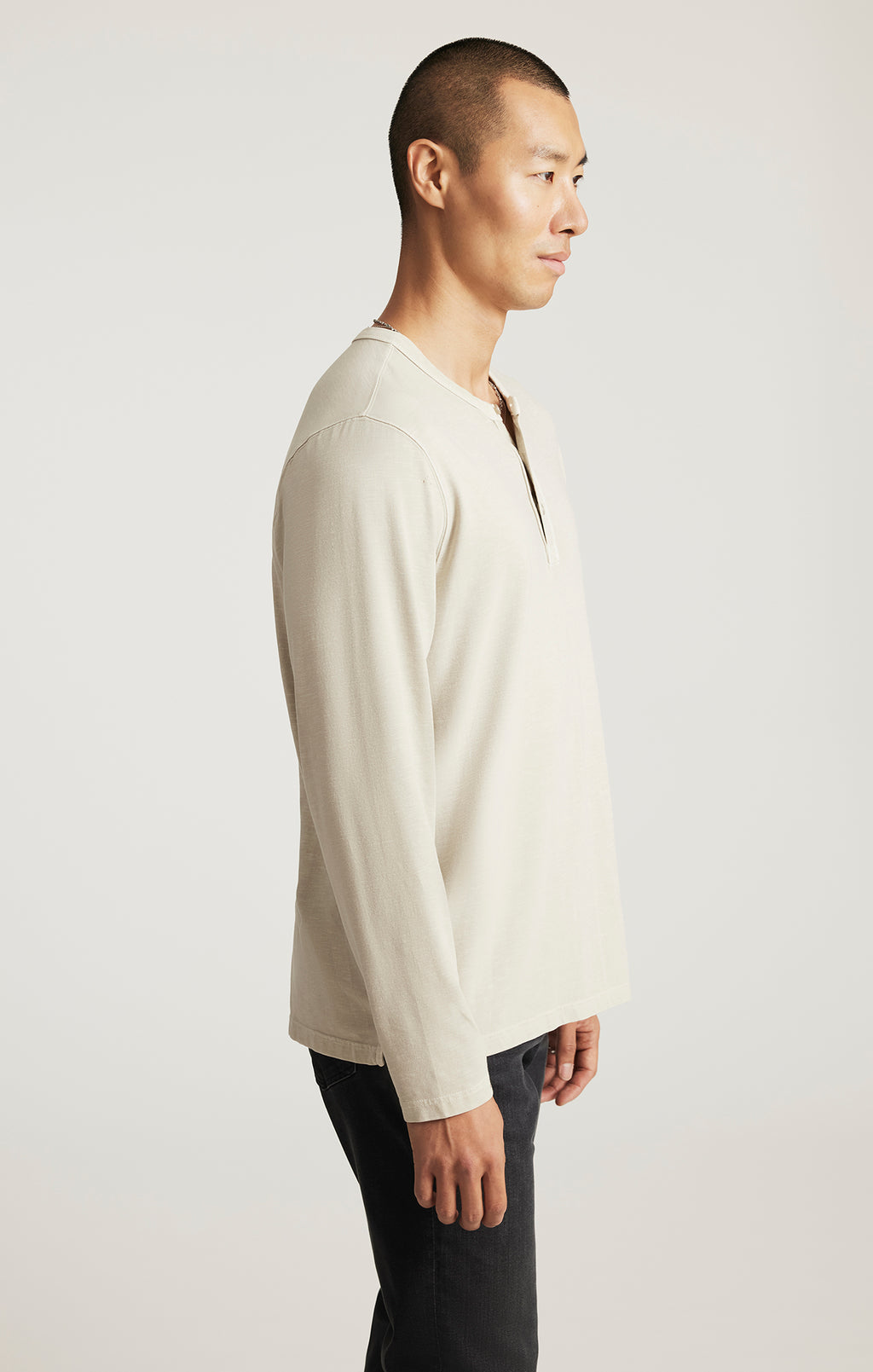 LONG SLEEVE HENLEY T-SHIRT IN PELICAN - Mavi Jeans