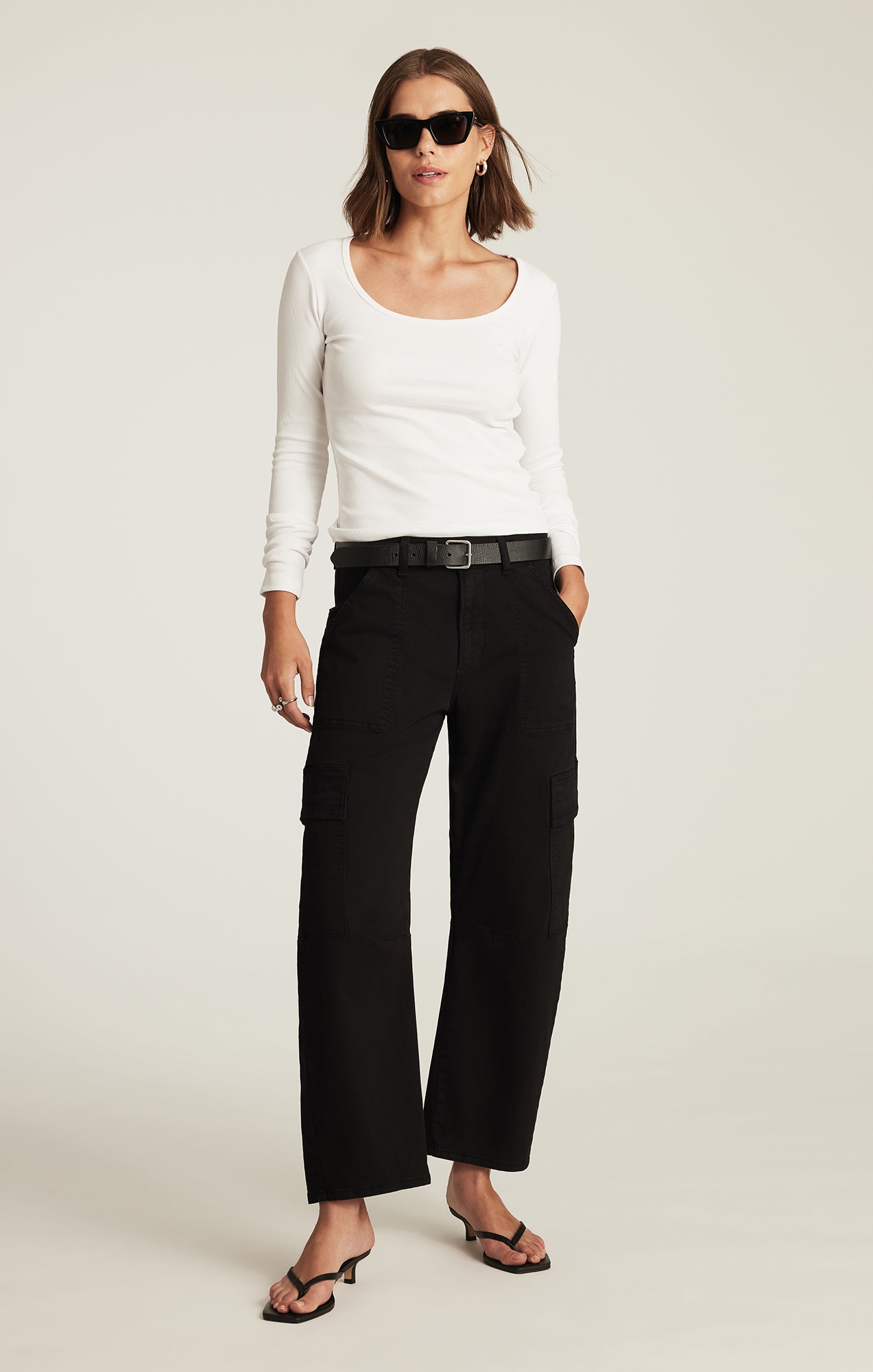 BASIC SQUARE NECK T-SHIRT IN WHITE