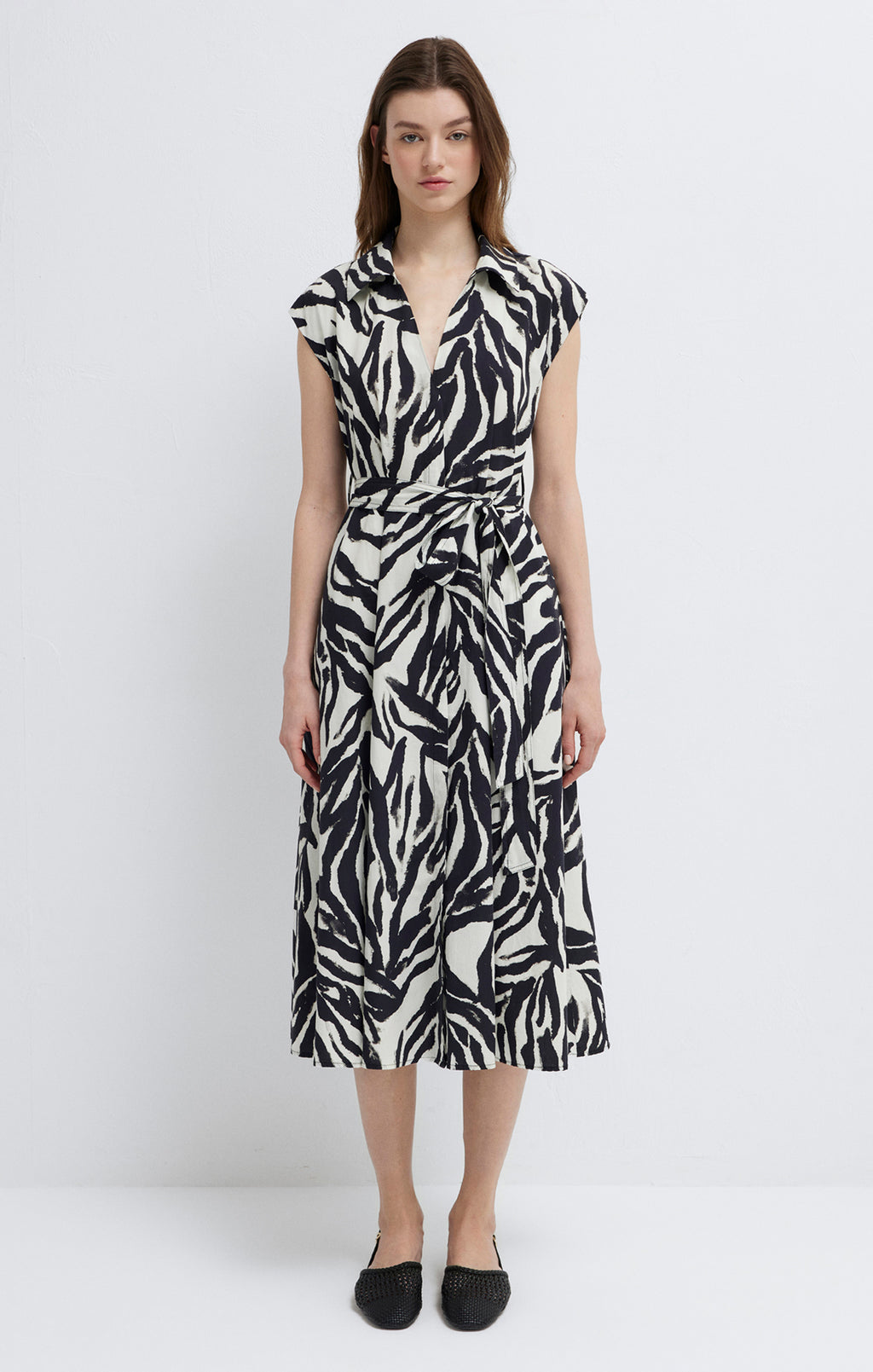 LINEN TIE-WAIST MIDI SHIRTDRESS IN BATIC ZEBRA PRINT