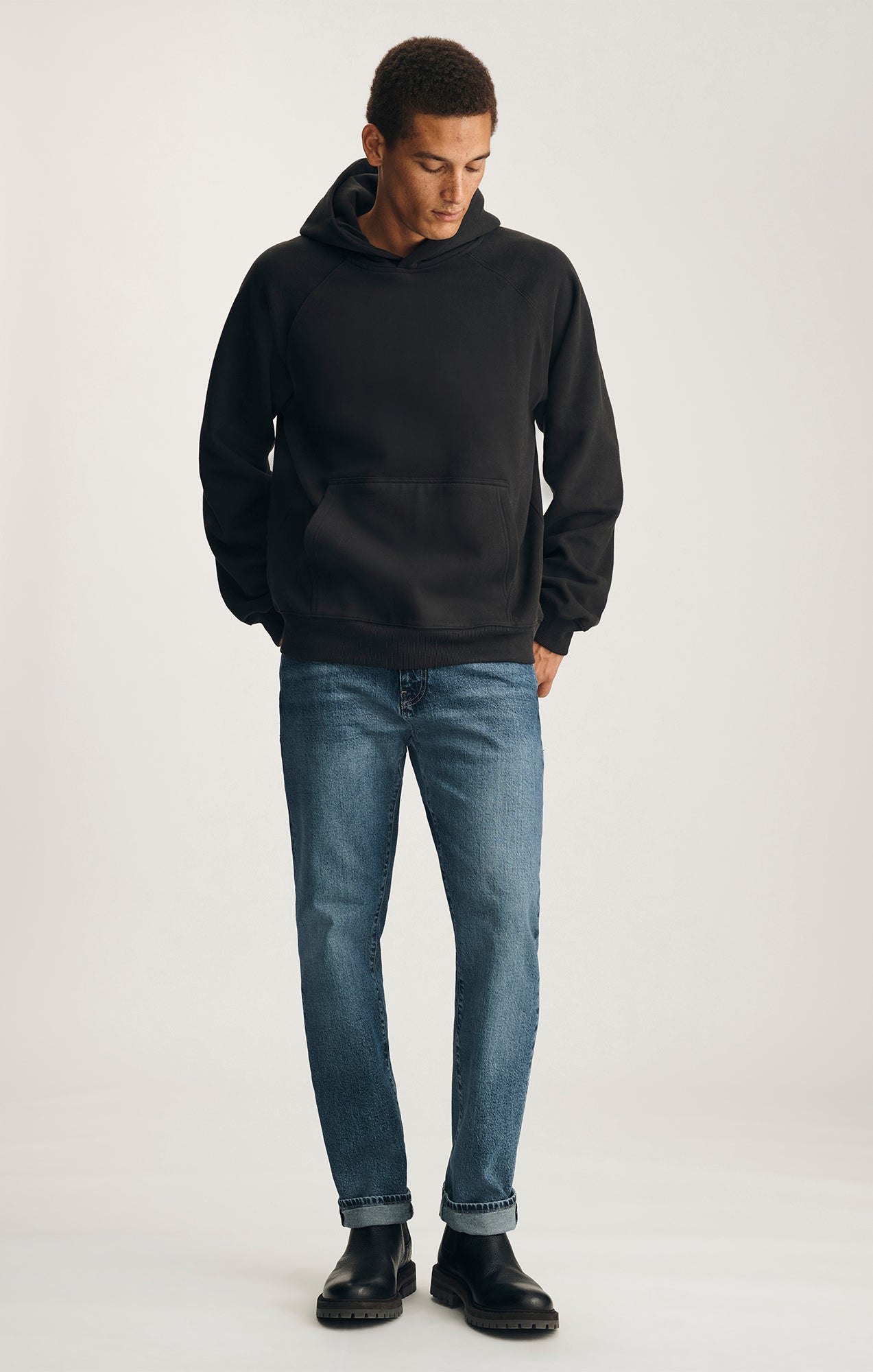 HOODIE IN BLACK