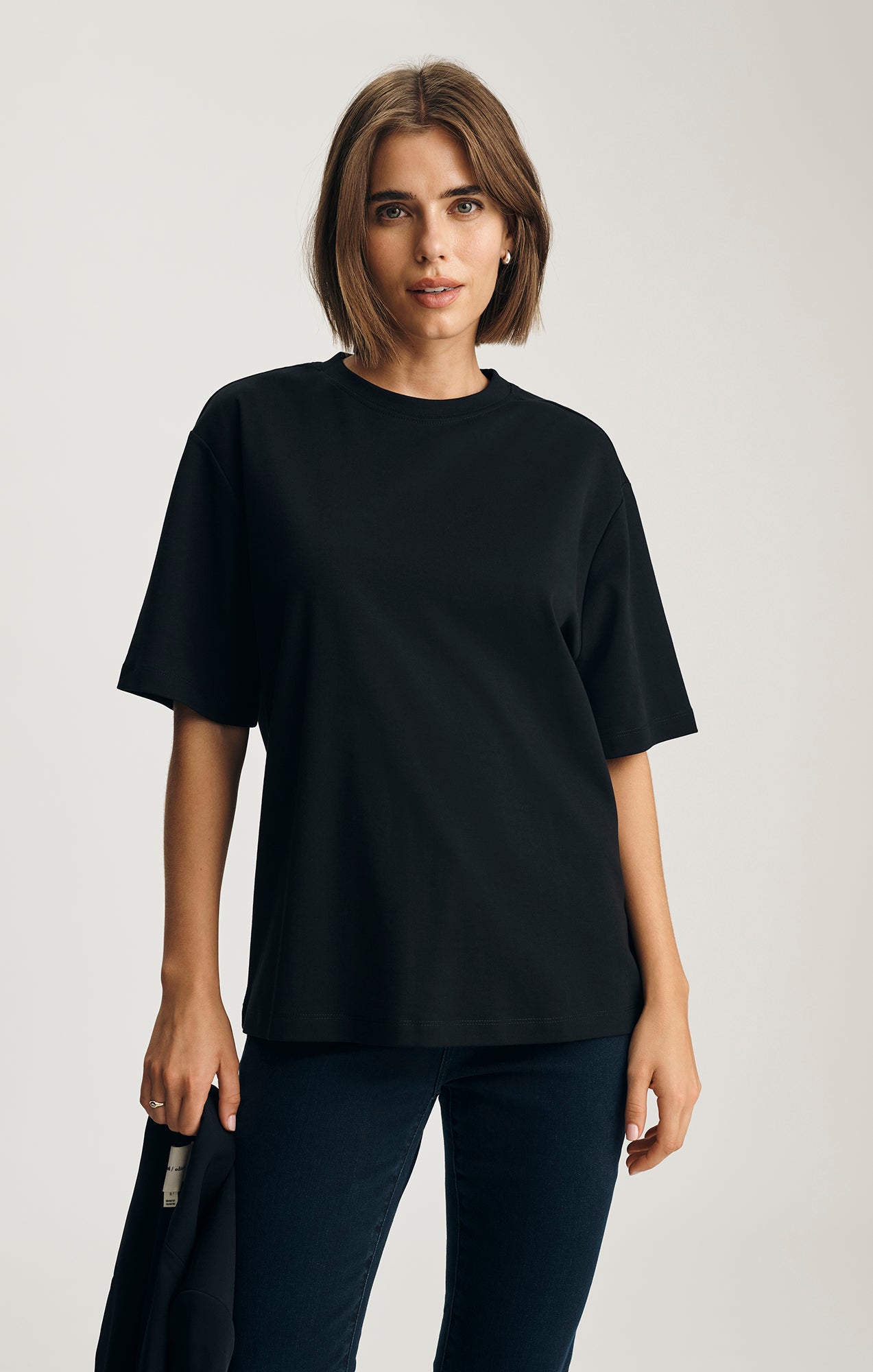 ZOE INTERLOCK CREW NECK T-SHIRT IN BLACK