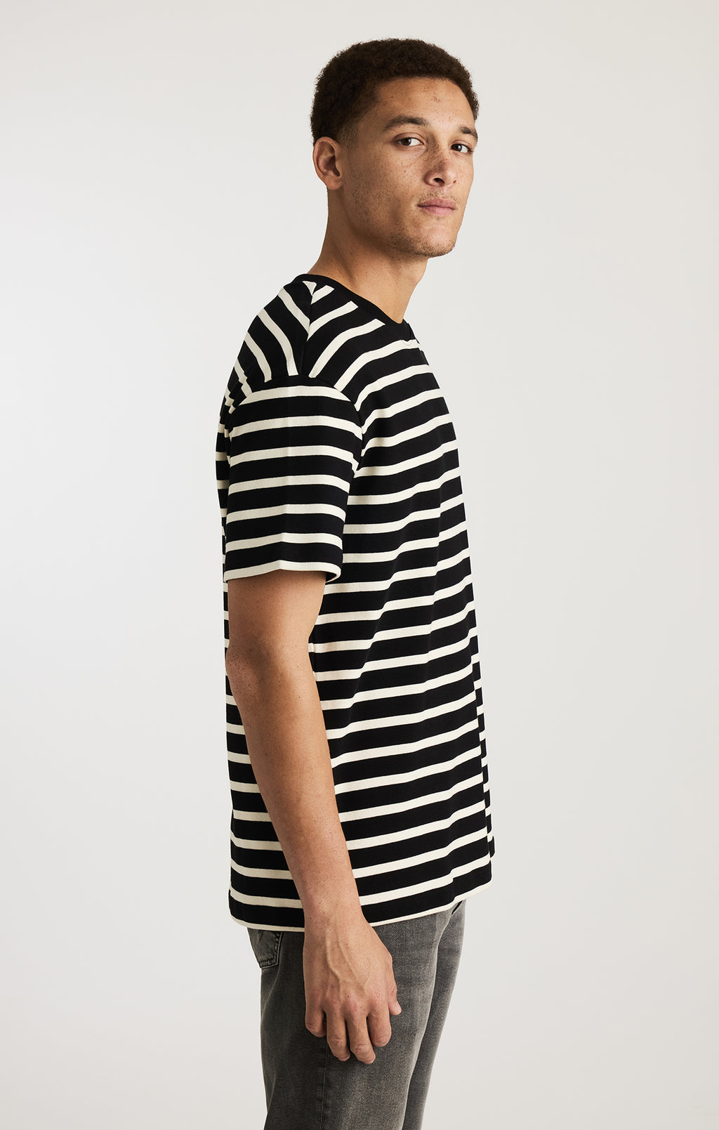 STRIPED SHORT SLEEVE CREW NECK T-SHIRT IN ANTIQUE WHITE