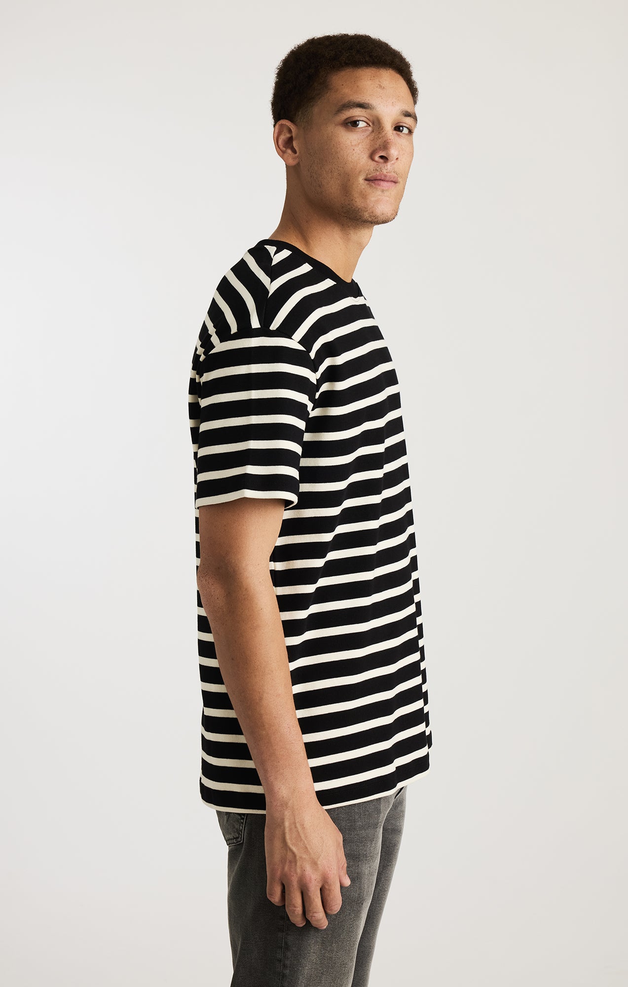 STRIPED SHORT SLEEVE CREW NECK T-SHIRT IN ANTIQUE WHITE