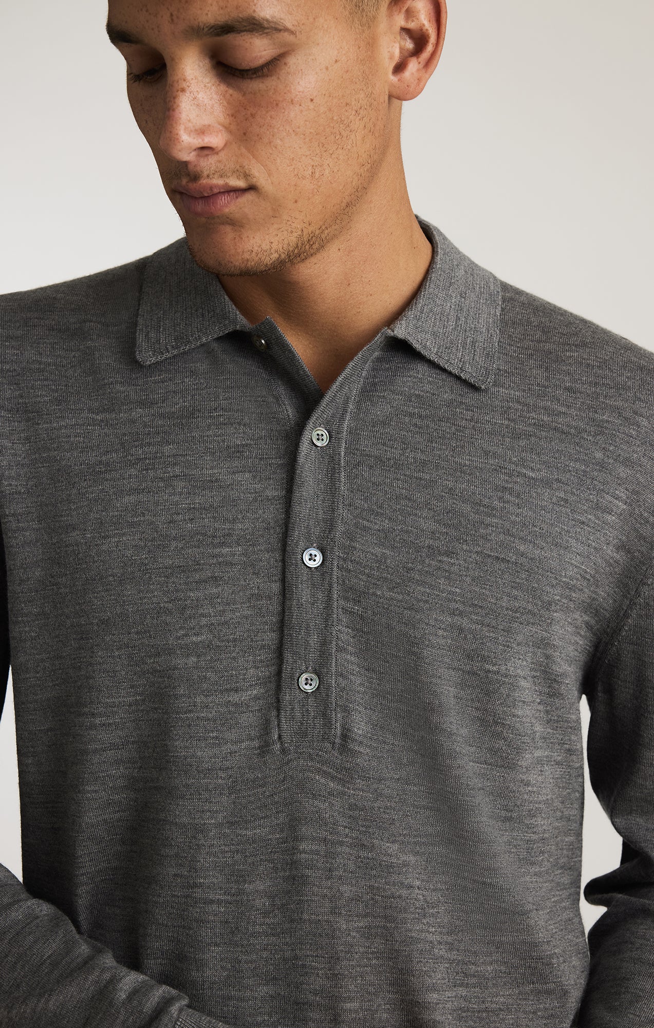 EDITION WOOL POLO SWEATER IN GREY MELANGE