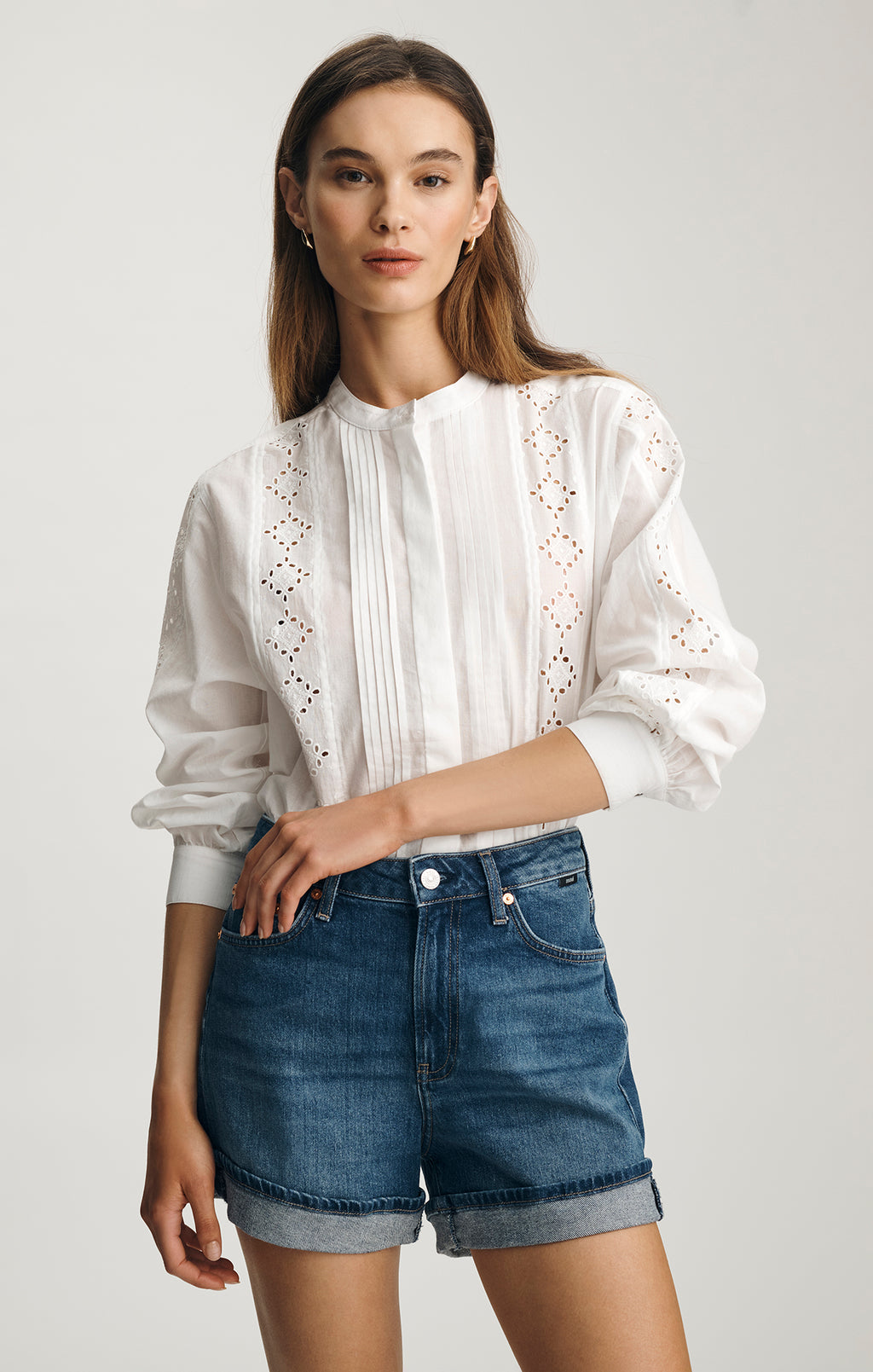 HEIDI CUFFED SHORTS IN MID BRUSHED CLASSIC BLUE