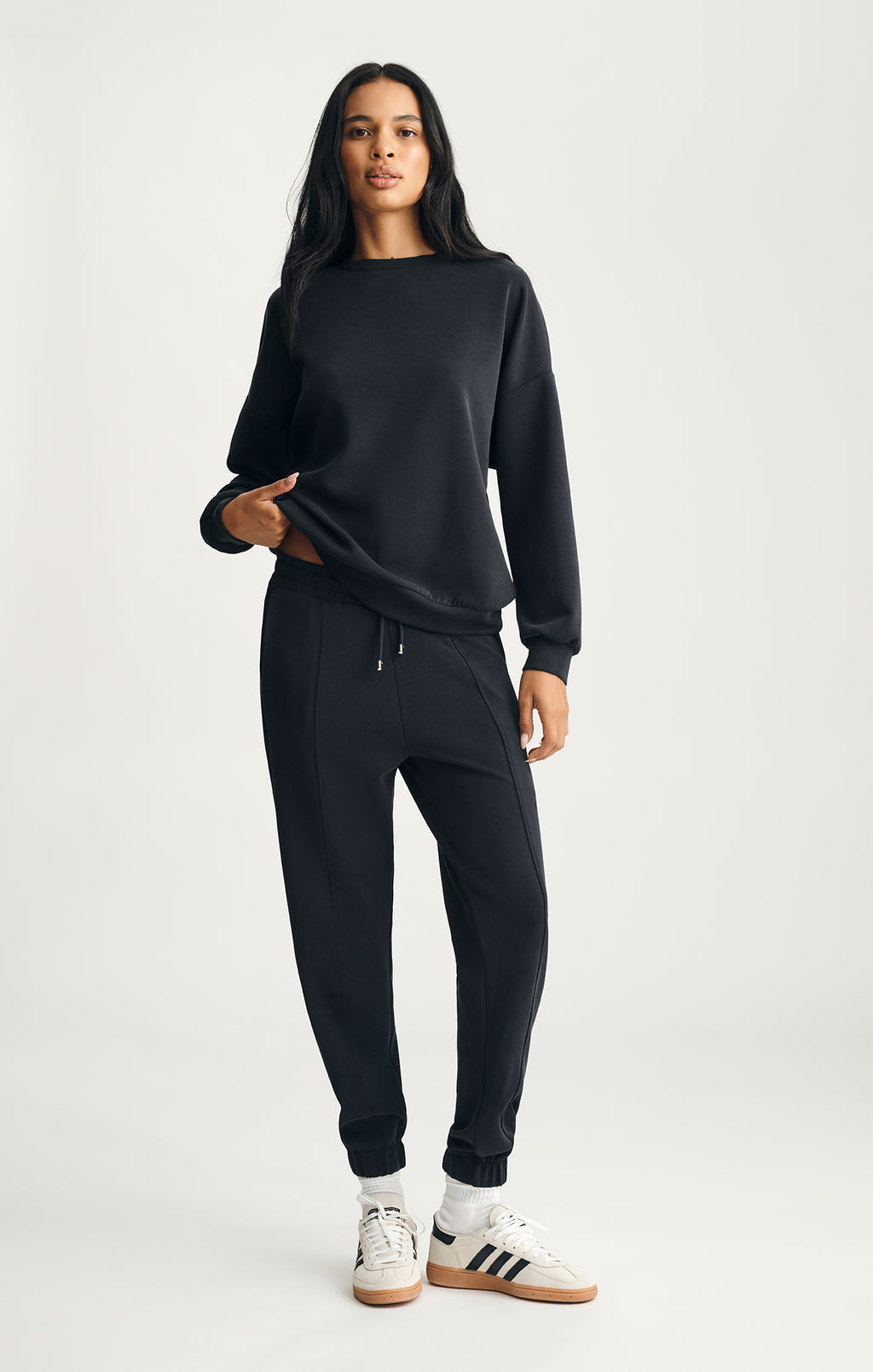 LUXE TOUCH TENCEL™ SWEATSHIRT IN BLACK