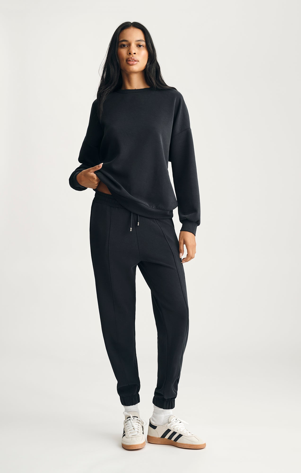 LUXE TOUCH TENCEL™ SWEATSHIRT IN BLACK