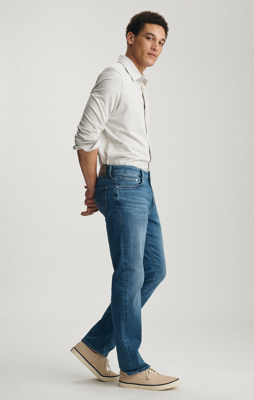 ZACH STRAIGHT LEG IN MID BRUSHED FEATHER BLUE