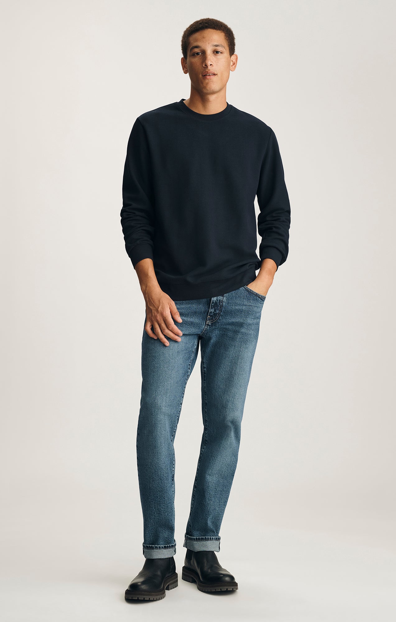 CREW NECK SWEATSHIRT IN DARK SAPPHIRE