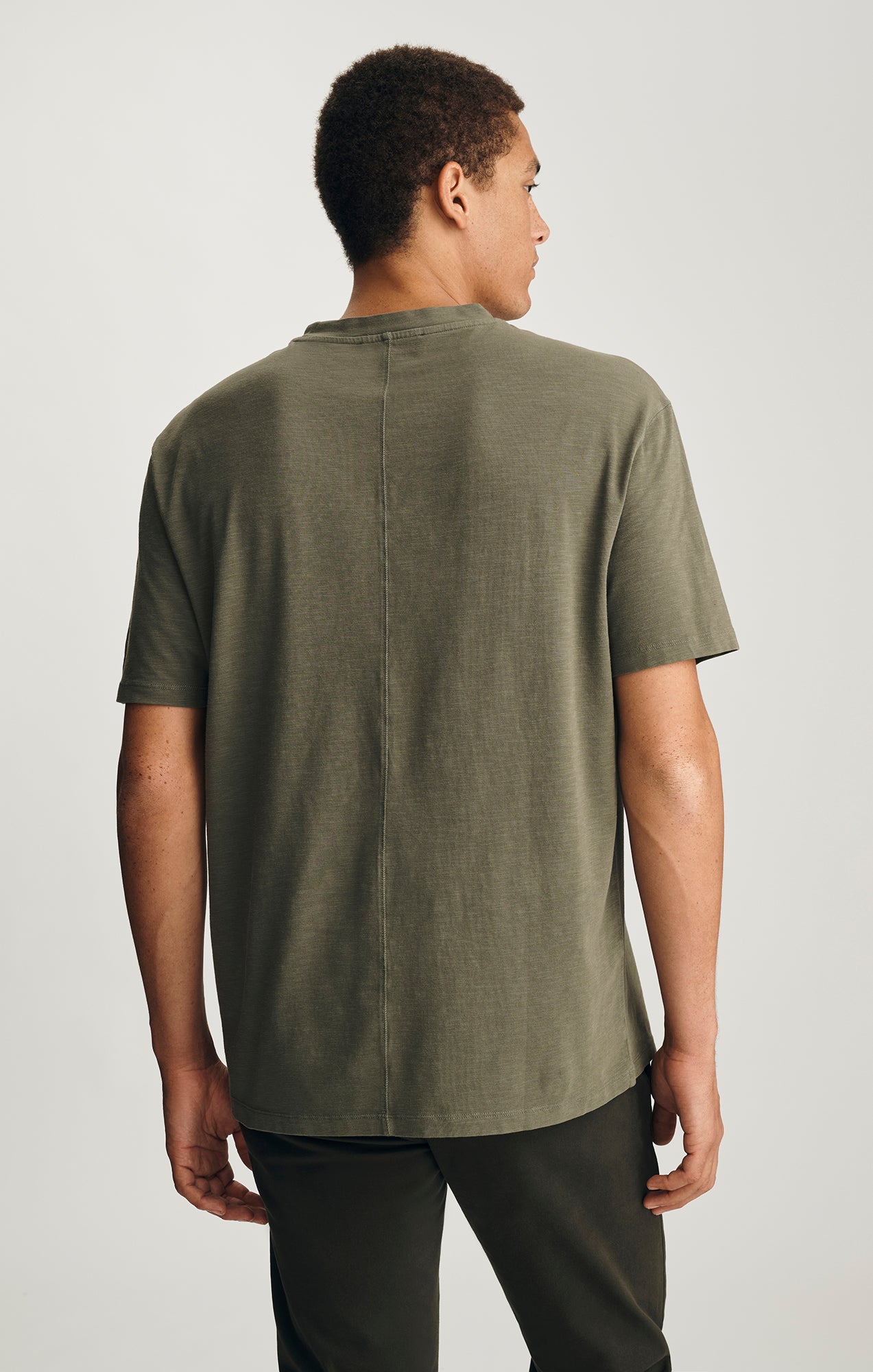 SLUB POCKET T-SHIRT IN GRAPE LEAF