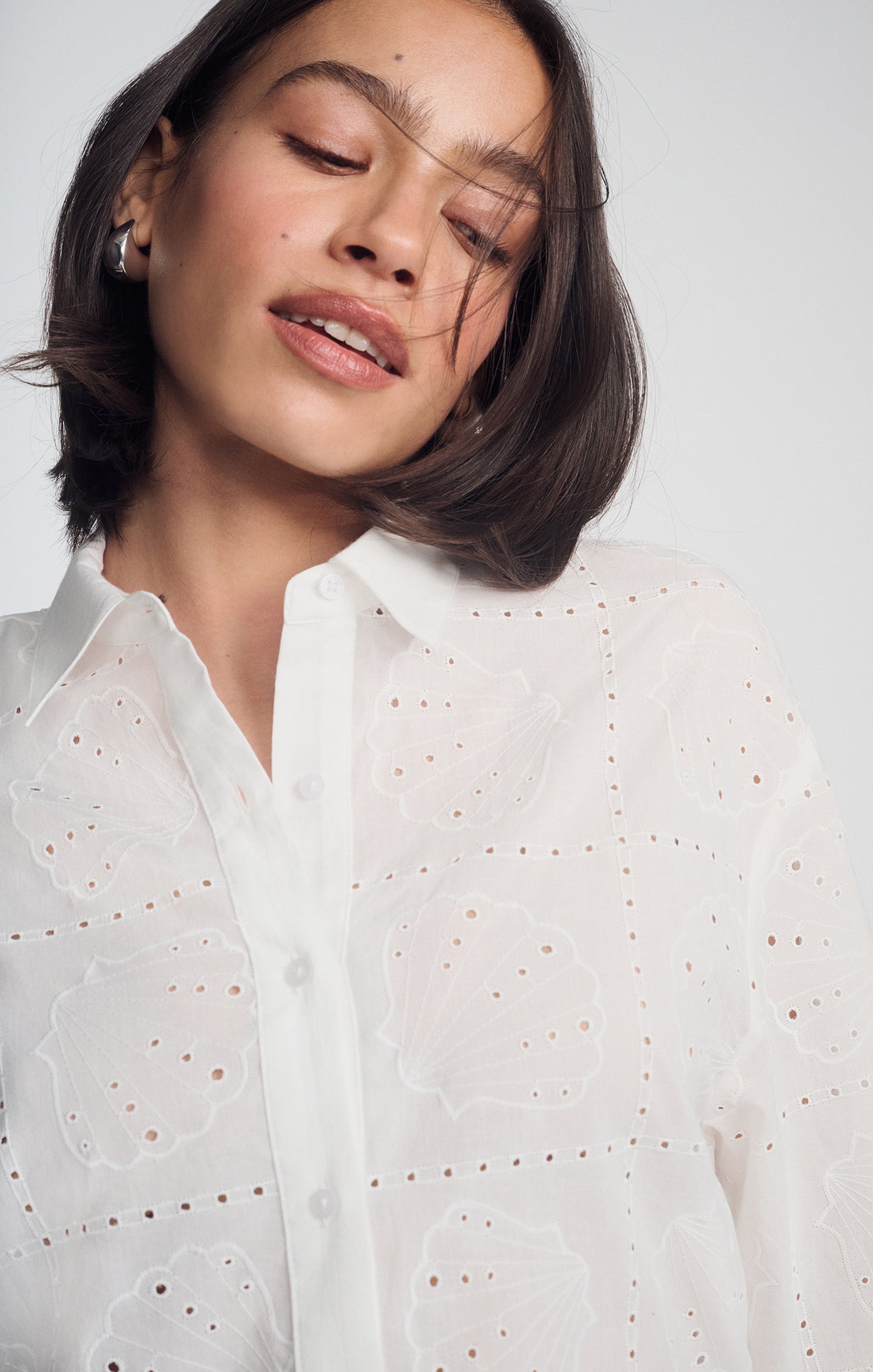 EYELET BUTTON-UP SHIRT IN WHITE - Mavi Jeans