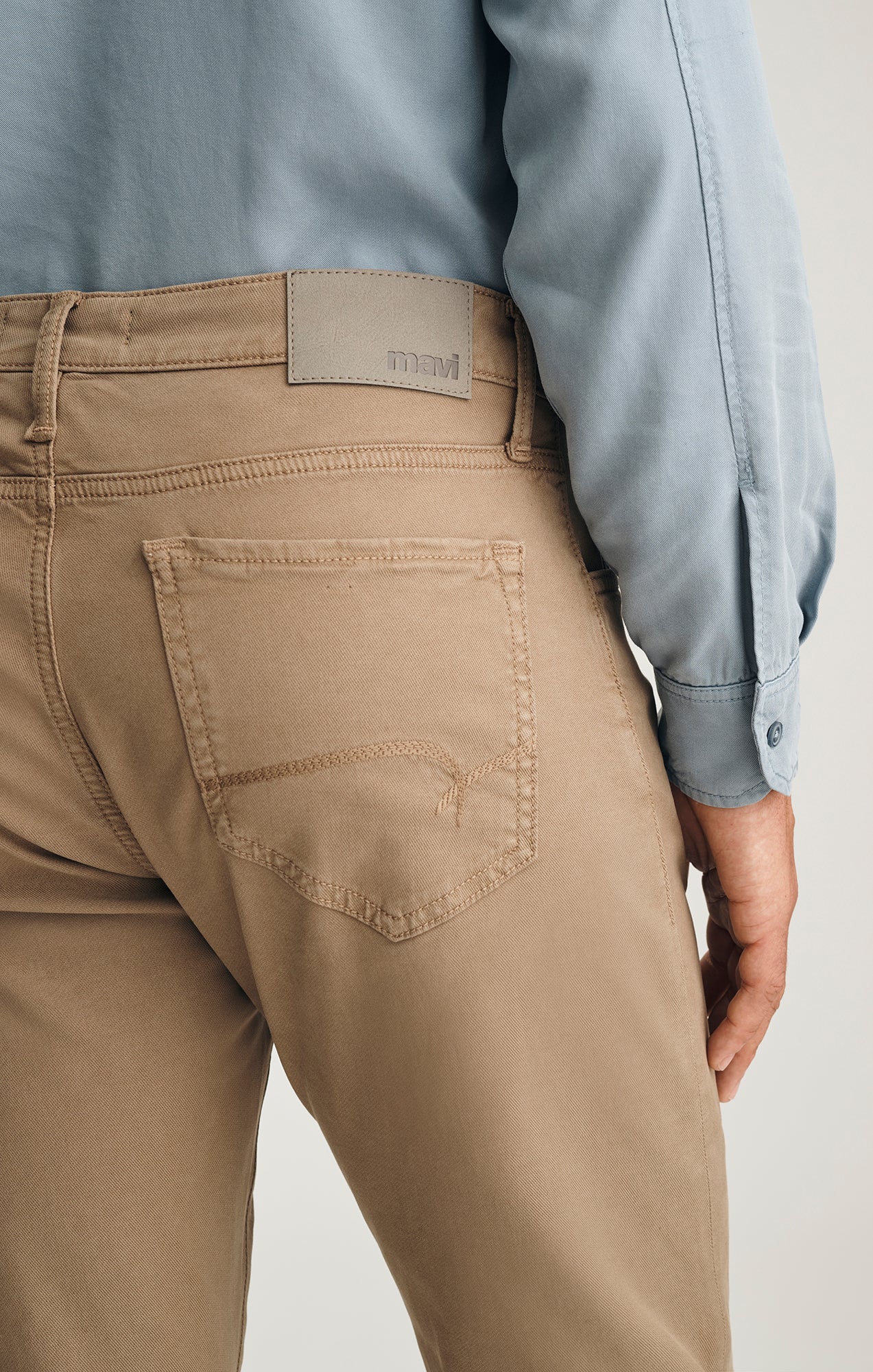 ZACH STRAIGHT LEG IN SHITAKE LUXE TWILL
