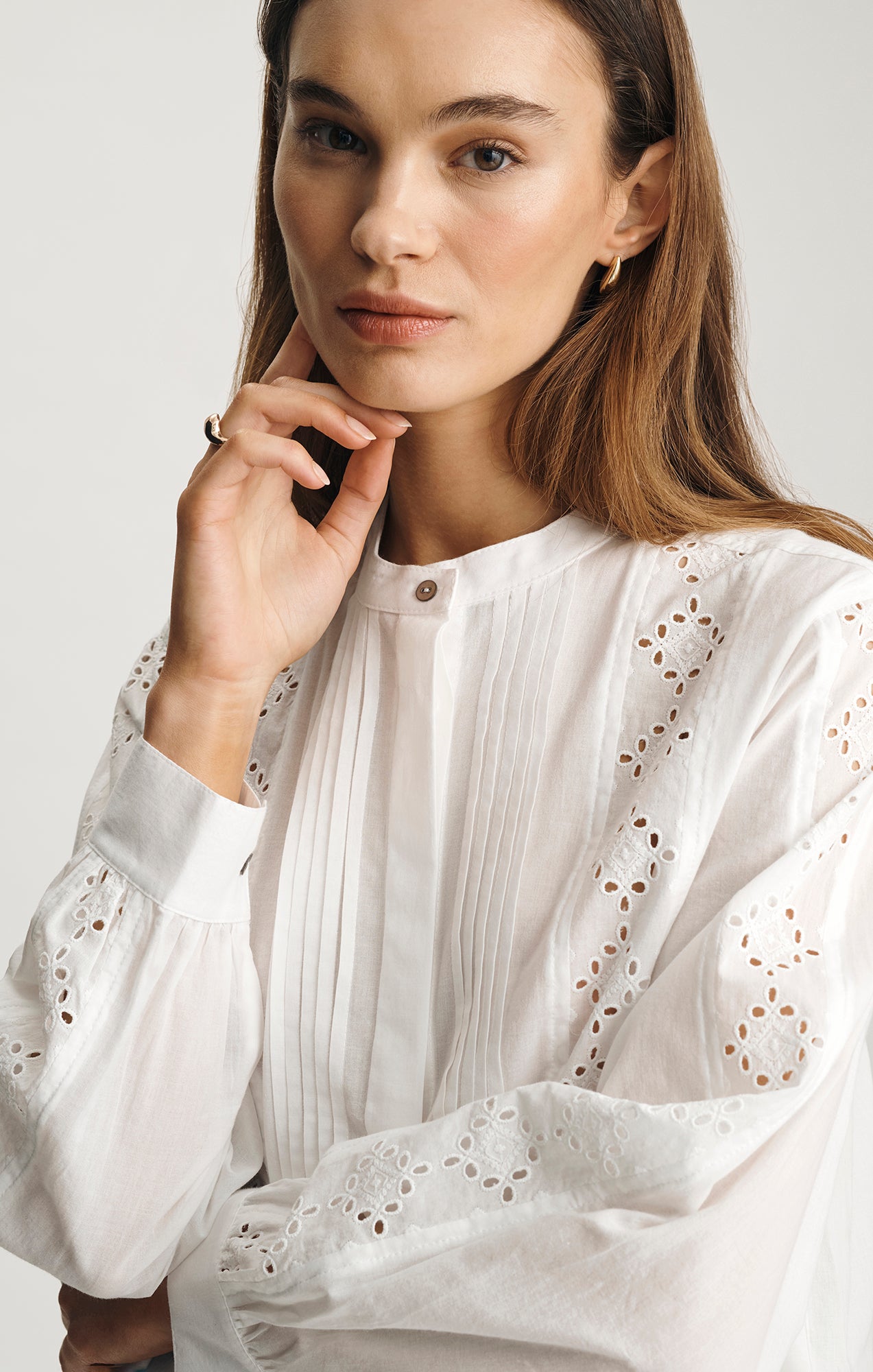 Mavi Women's Pintuck Eyelet Shirt In White – Mavi Jeans