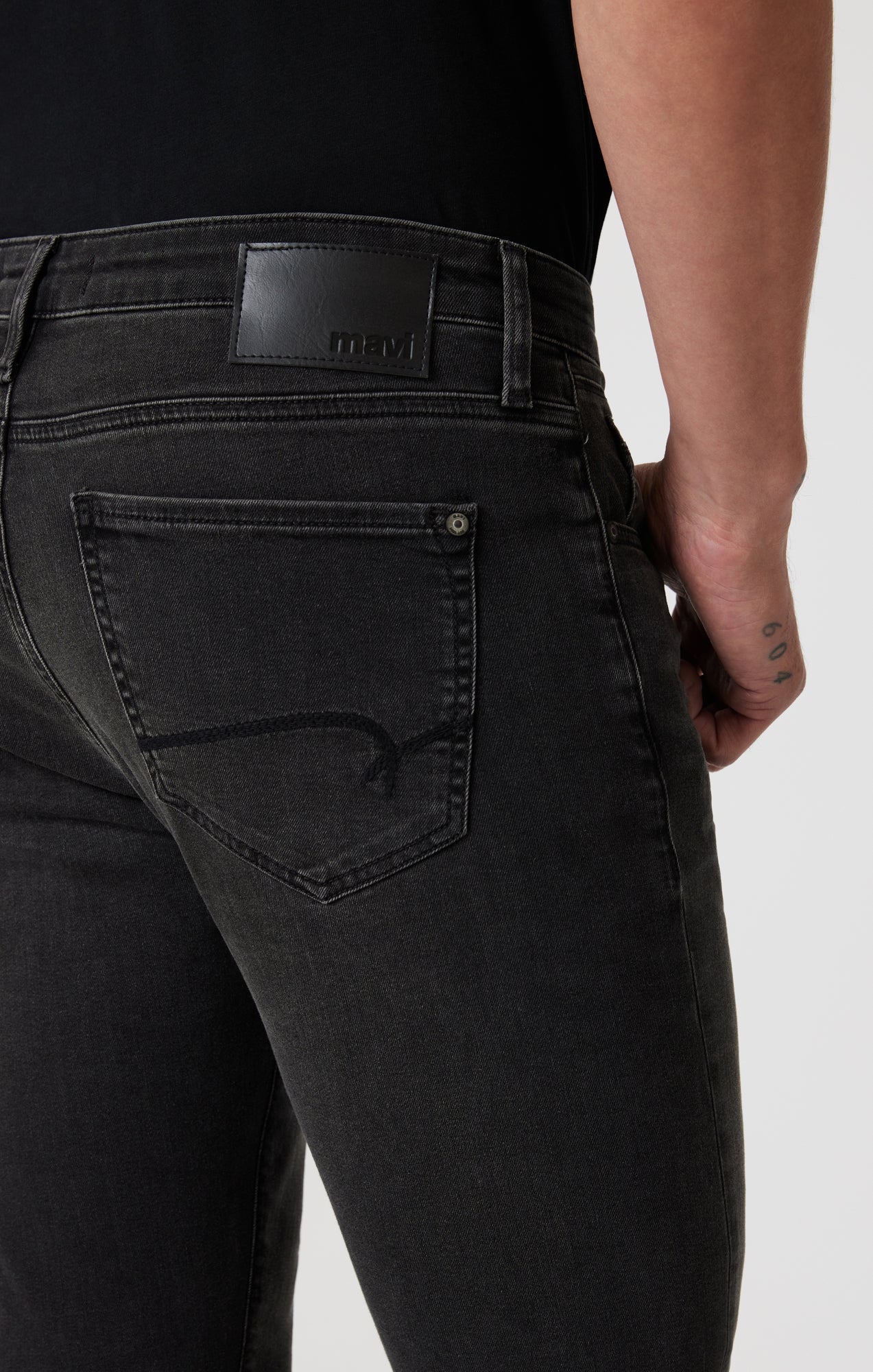 JAKE SLIM LEG IN SMOKE AUSTIN - Mavi Jeans