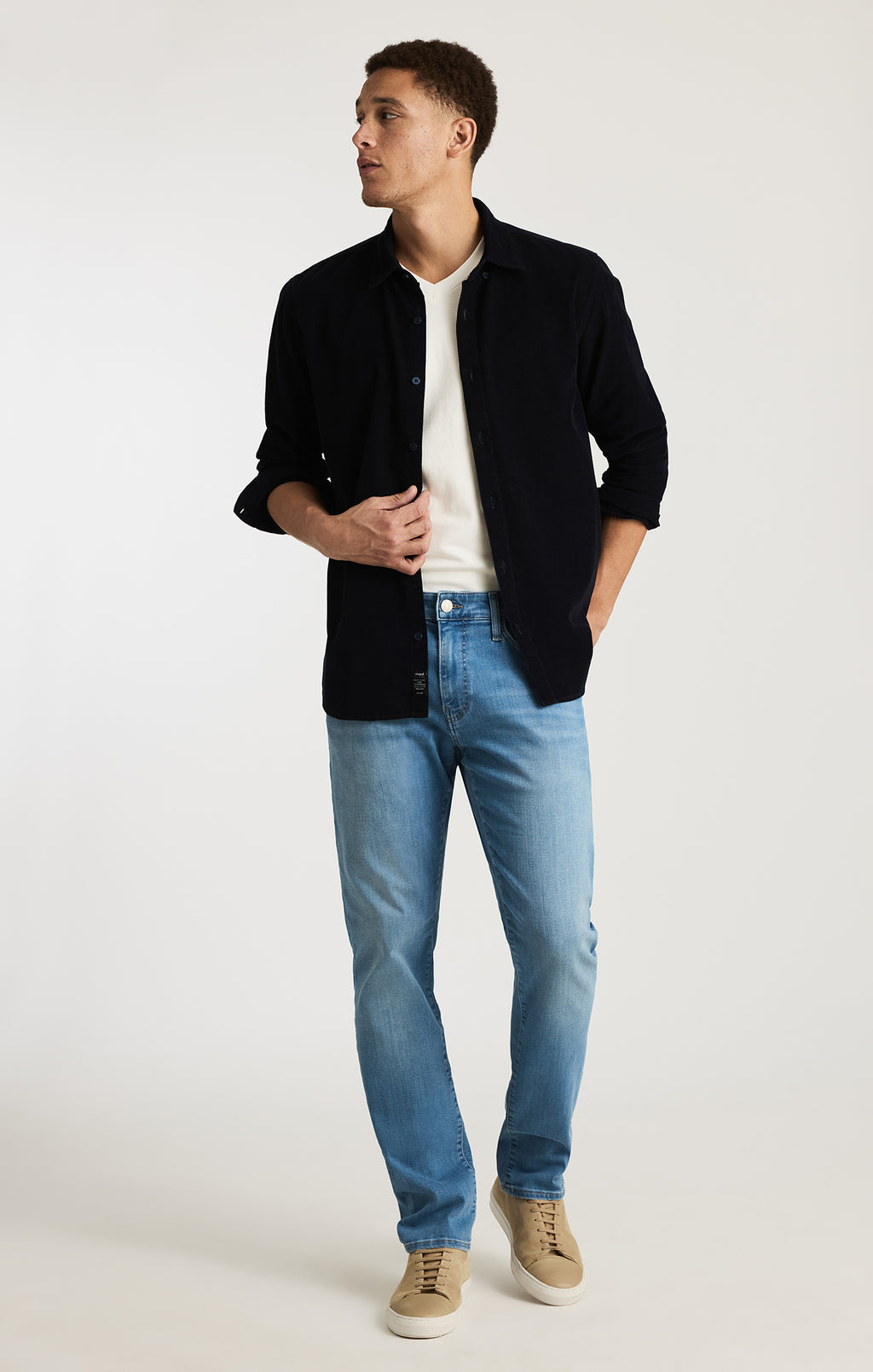 EDITION V-NECK T-SHIRT IN ANTIQUE WHITE