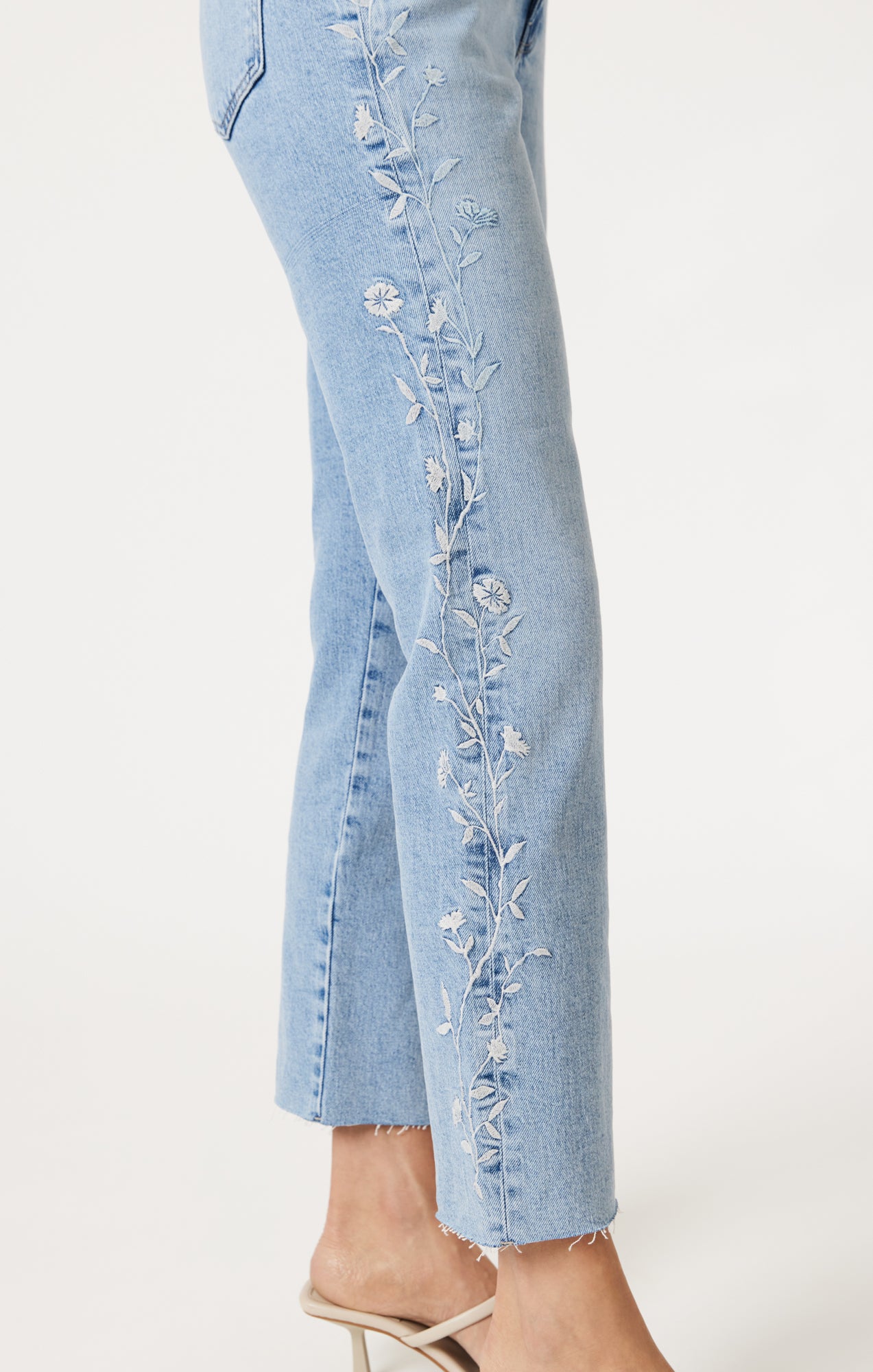 NEW YORK STRAIGHT LEG IN LIGHT BLUE BLOOM DENIM - Mavi Jeans