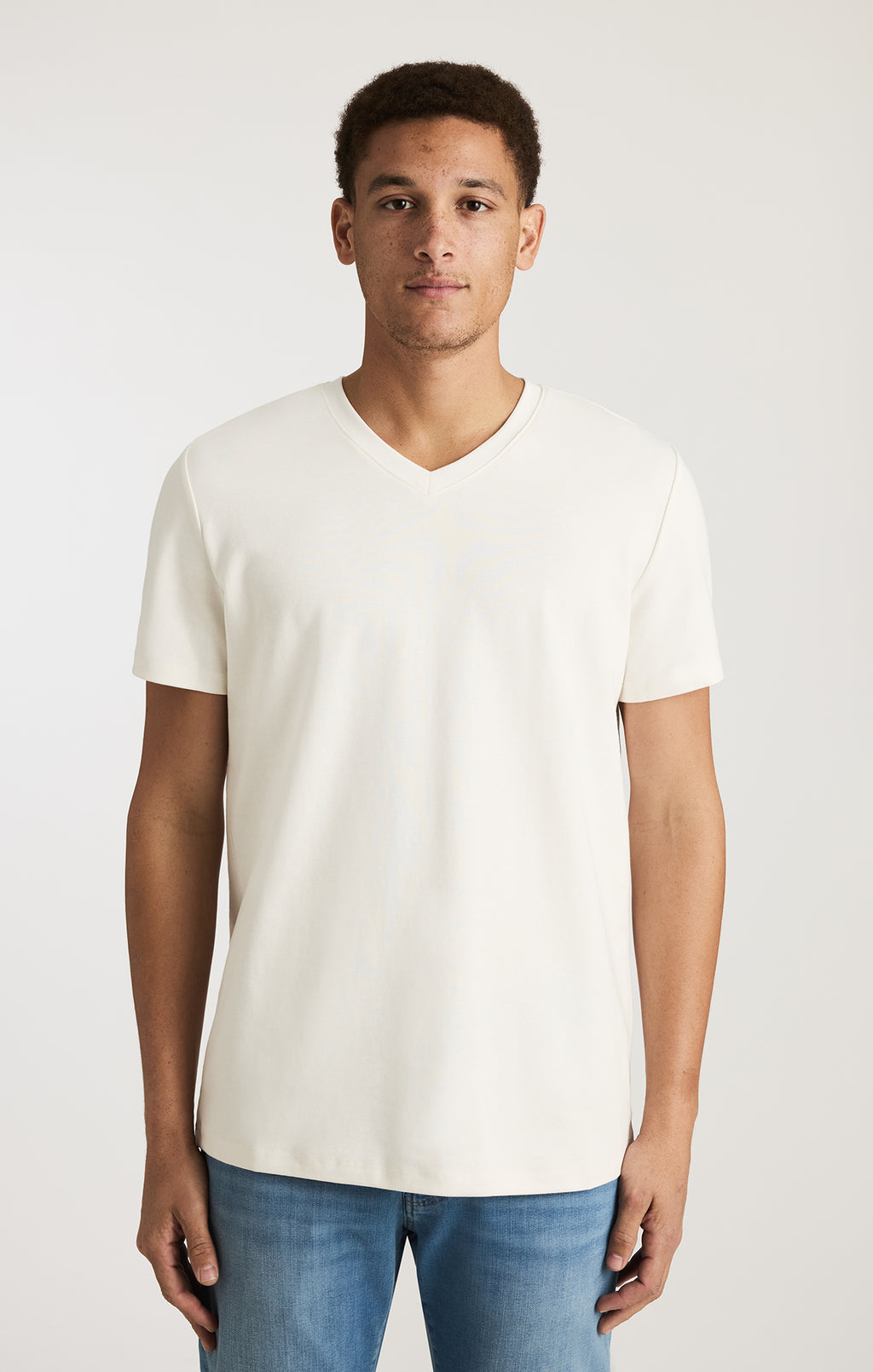 EDITION V-NECK T-SHIRT IN ANTIQUE WHITE