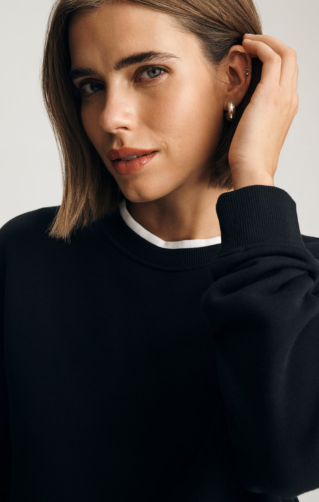 CREW NECK SWEATSHIRT IN BLACK