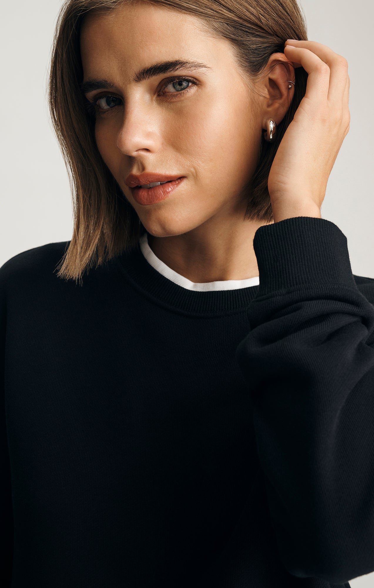 CREW NECK SWEATSHIRT IN BLACK