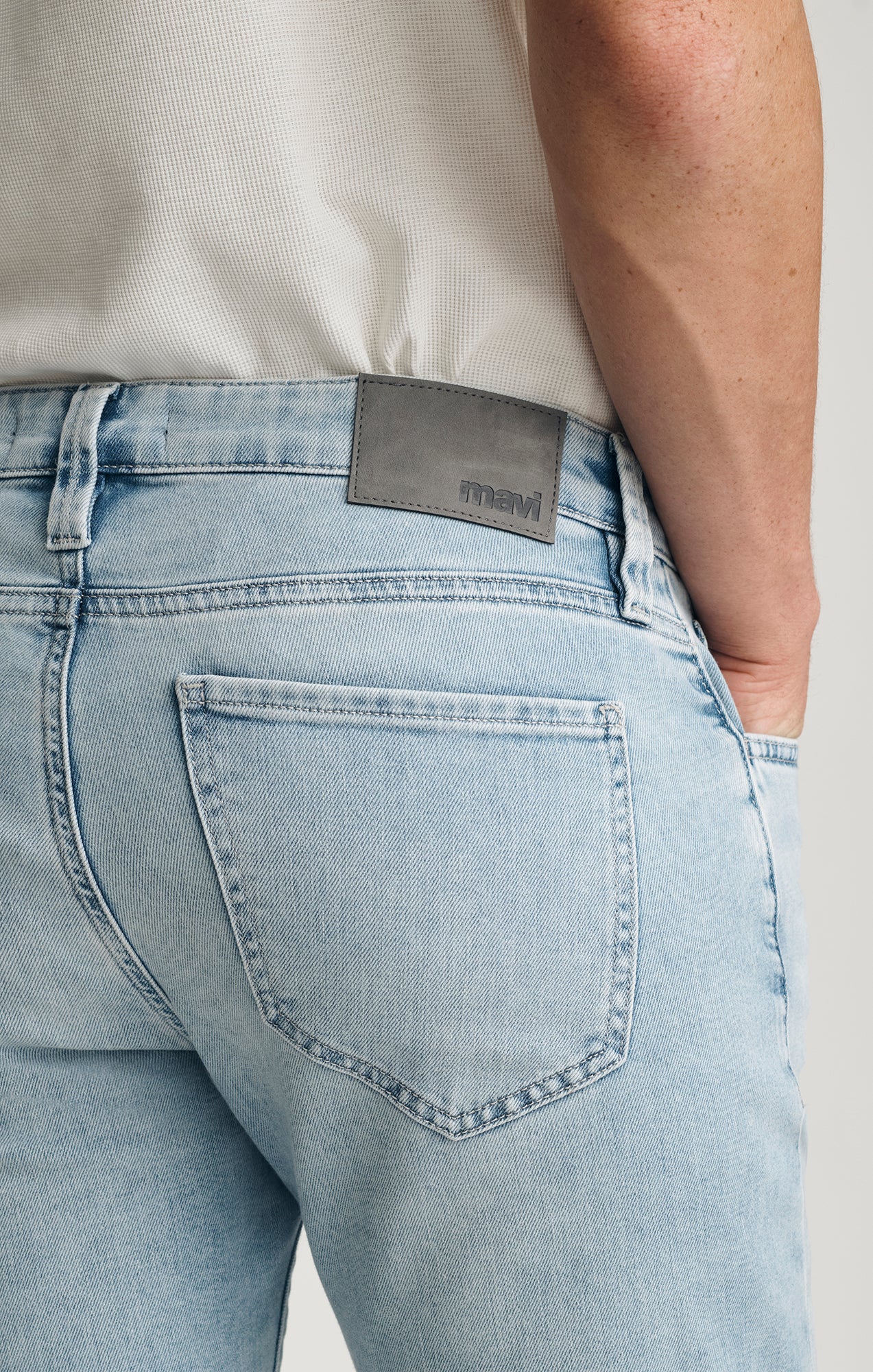 MARCUS SLIM STRAIGHT LEG IN LIGHT AIR-LITE