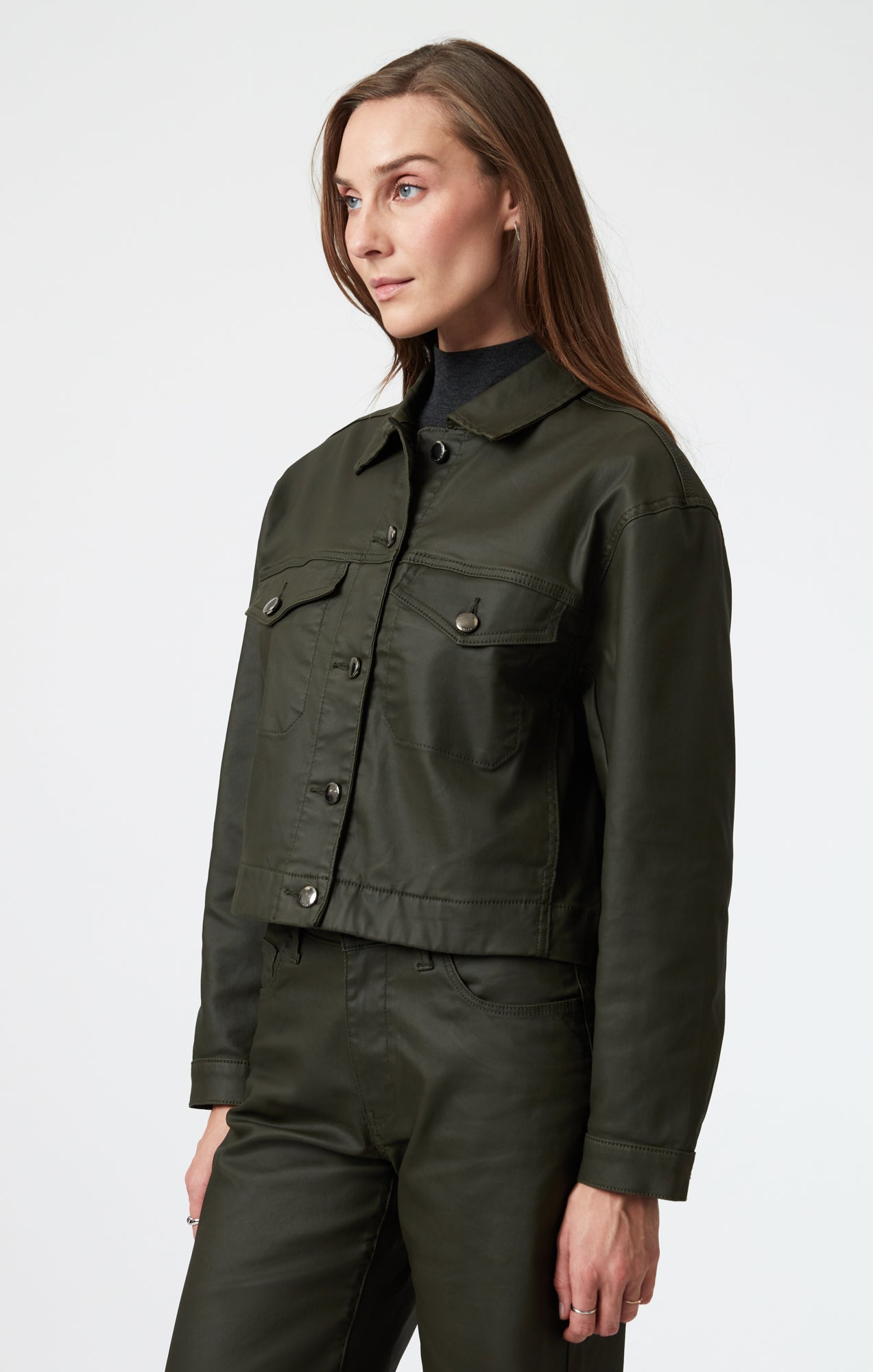 MAREN CROP JACKET IN DARK OLIVE COATED - Mavi Jeans