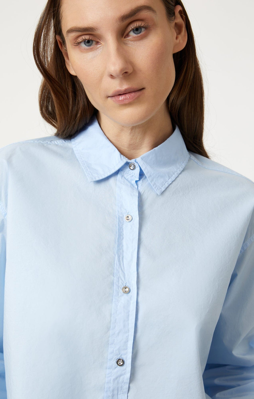 CROPPED BUTTON-UP SHIRT IN KENTUCKY BLUE - Mavi Jeans