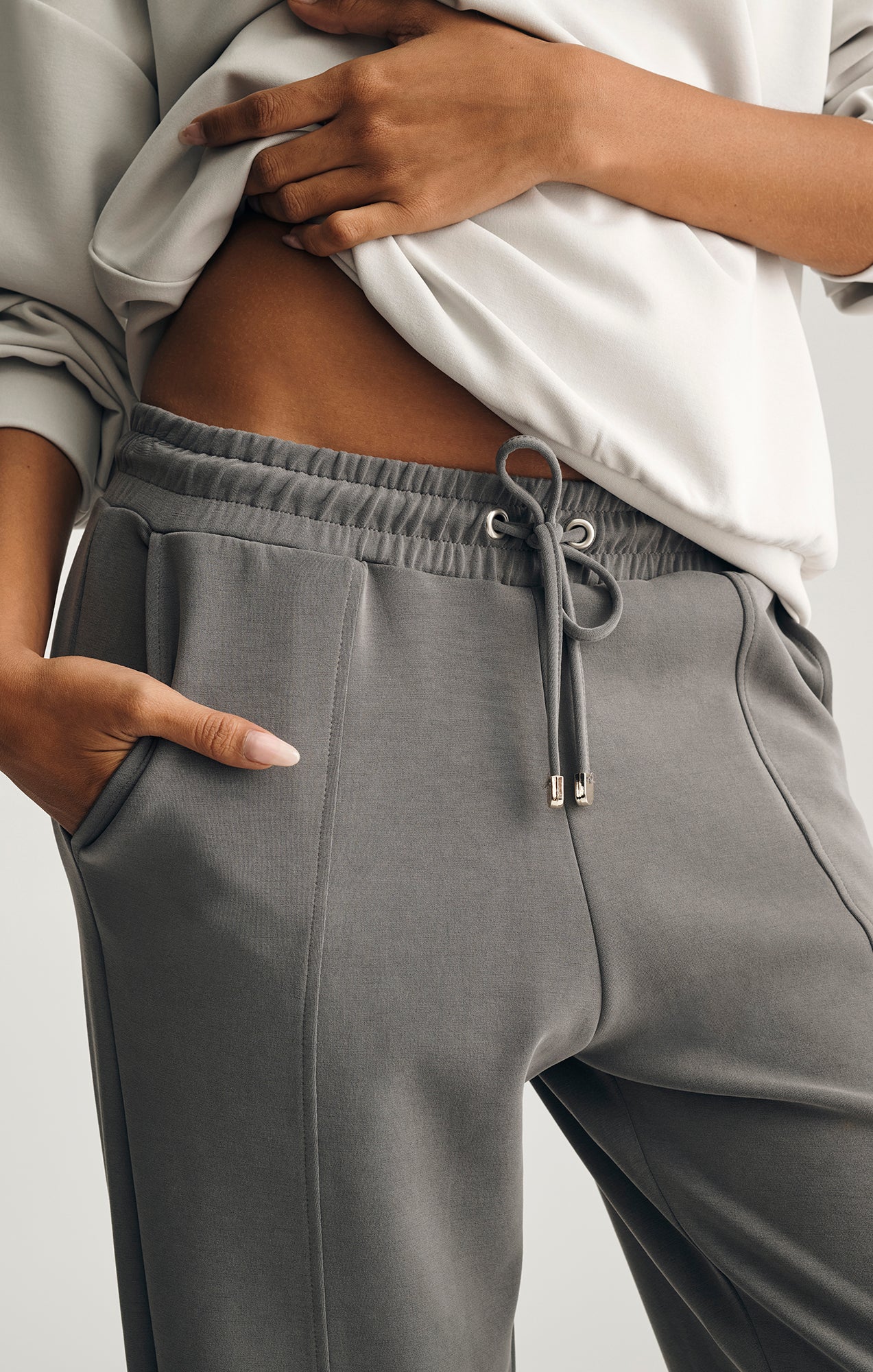 LUXE TOUCH TENCEL™ SWEATPANTS IN GARGOYLE