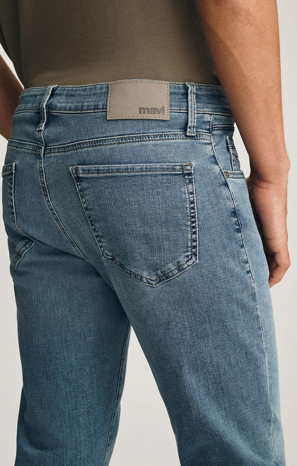 MATT RELAXED STRAIGHT LEG IN LIGHT BRUSHED ORGANIC VINTAGE