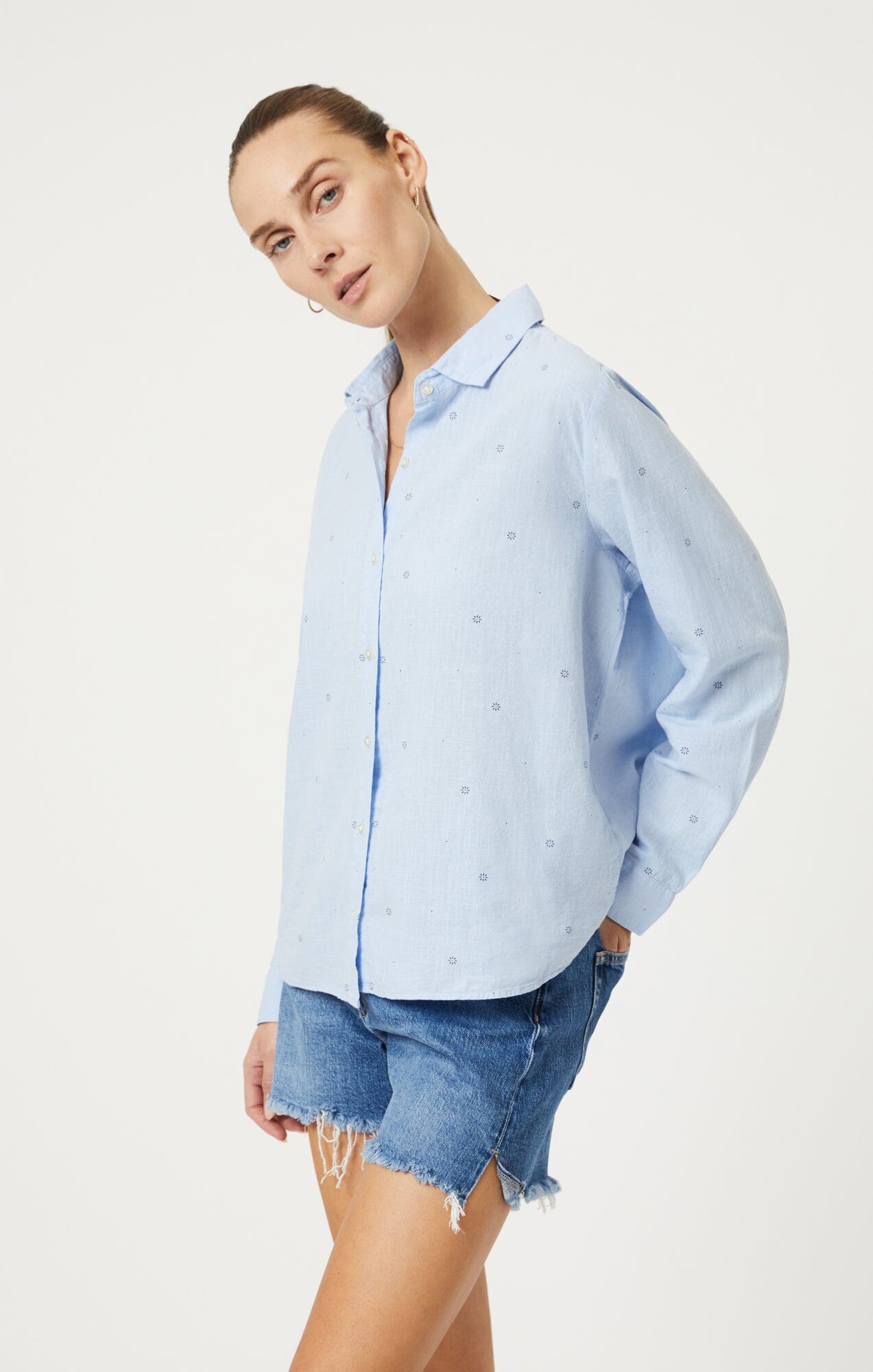BUTTON-UP LONG SLEEVE SHIRT IN NAVY FLOWER DOT PRINT - Mavi Jeans