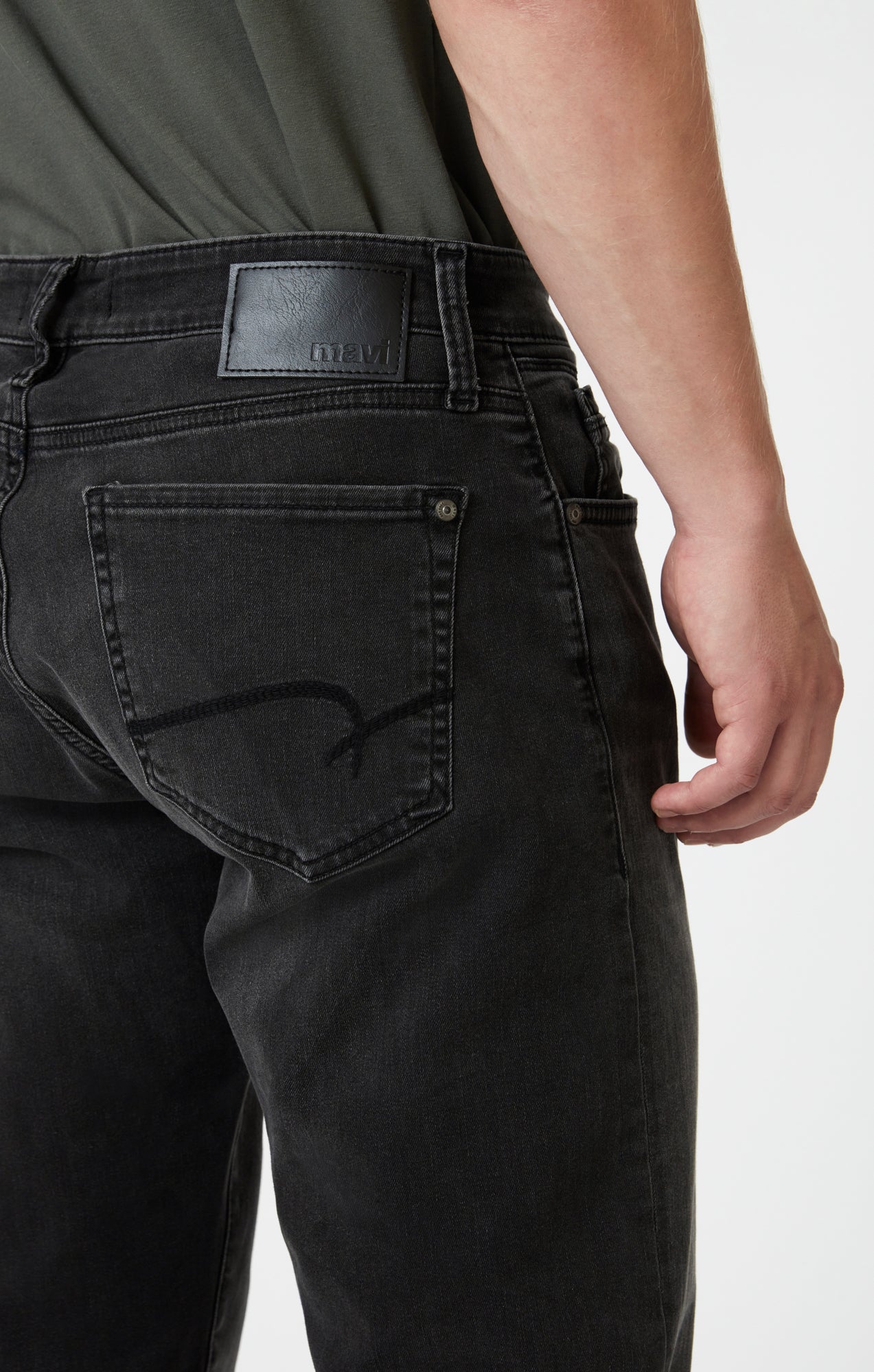 ZACH STRAIGHT LEG IN SMOKE AUSTIN - Mavi Jeans