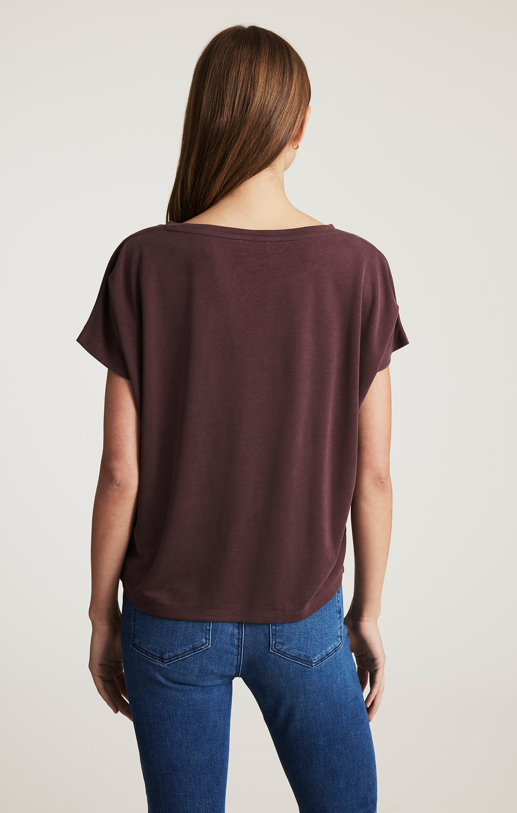 LUXE TOUCH TENCEL™ BOAT NECK T-SHIRT IN DECADENT CHOCOLATE - Mavi Jeans