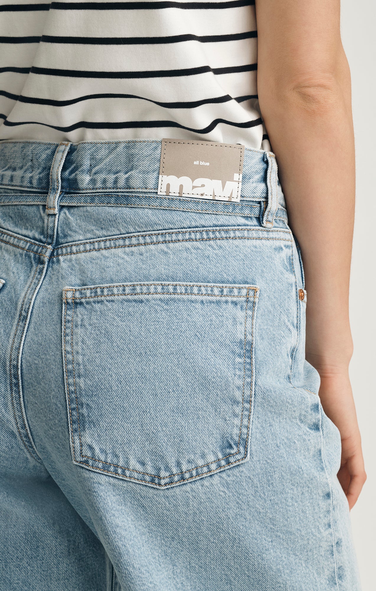 WENDY LOOSE STRAIGHT LEG IN LIGHT CLASSIC DENIM - Mavi Jeans