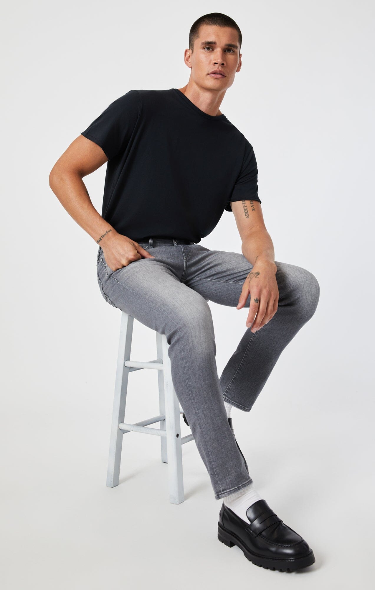 MARCUS SLIM STRAIGHT LEG IN MID GREY FEATHER BLUE - Mavi Jeans