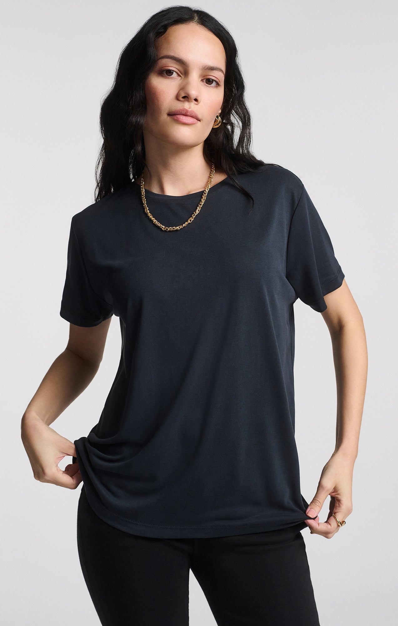 LUXE TOUCH TENCEL™ CREW NECK T-SHIRT IN BLACK - Mavi Jeans