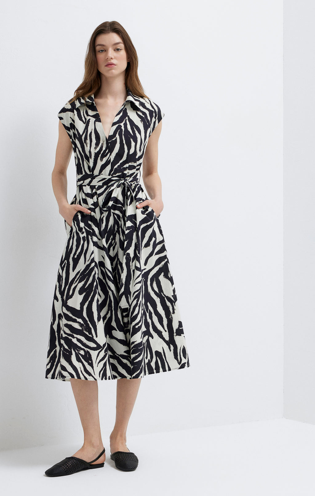 LINEN TIE-WAIST MIDI SHIRTDRESS IN BATIC ZEBRA PRINT
