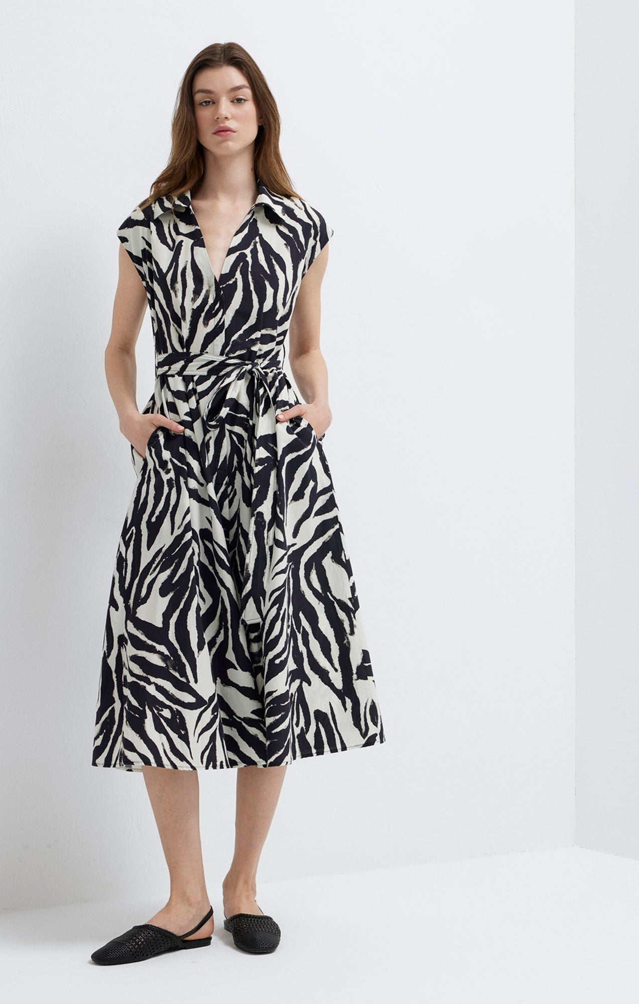 LINEN TIE-WAIST MIDI SHIRTDRESS IN BATIC ZEBRA PRINT